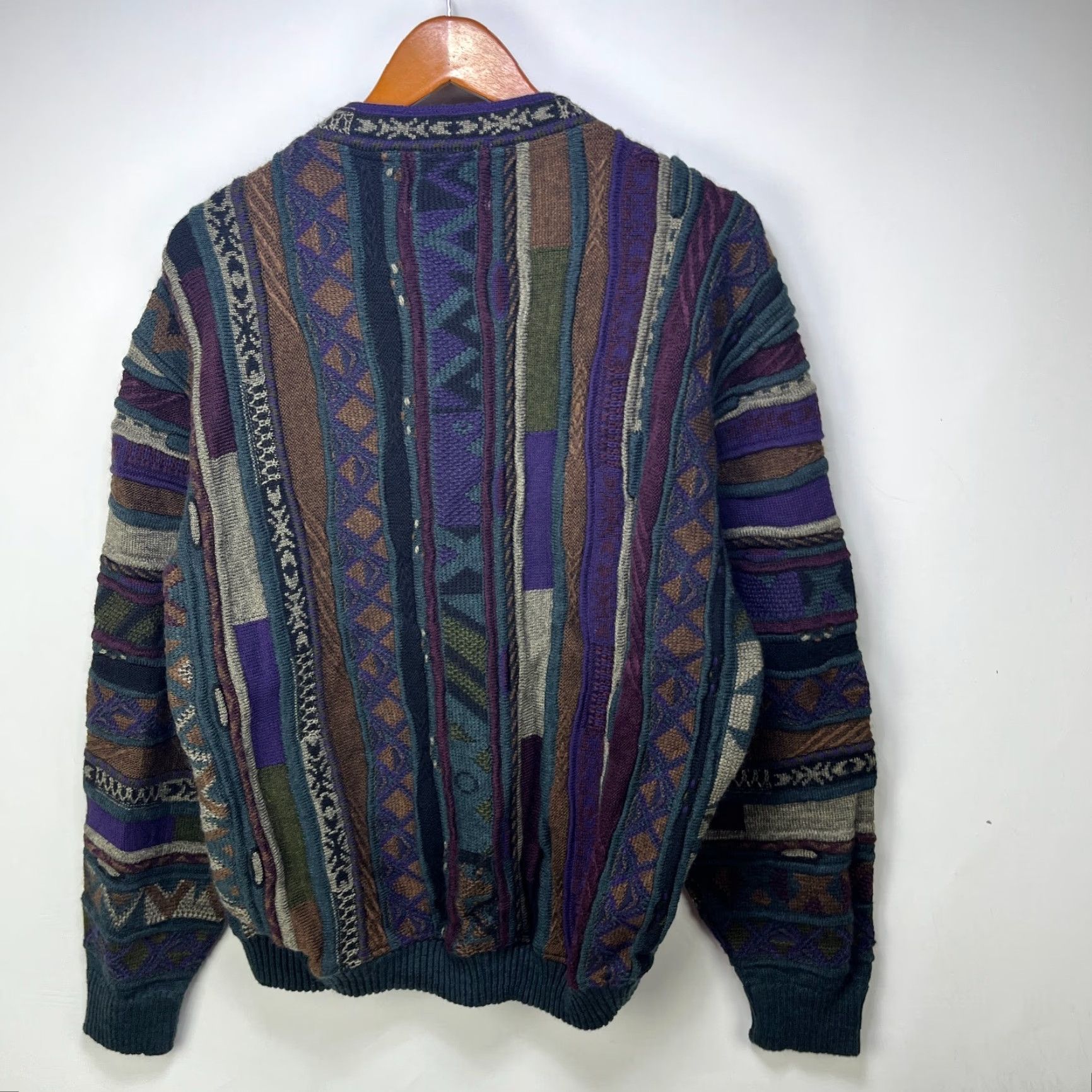Vintage VINTAGE 90s Tosani Coogi Style 3D Knit Sweater Acrylic Size Medium Canada Made Sweater Mens 90s Green Pockets Lightweight Pullover Knit Casual Size US XL / EU 56 / 4 - 2 Thumbnail