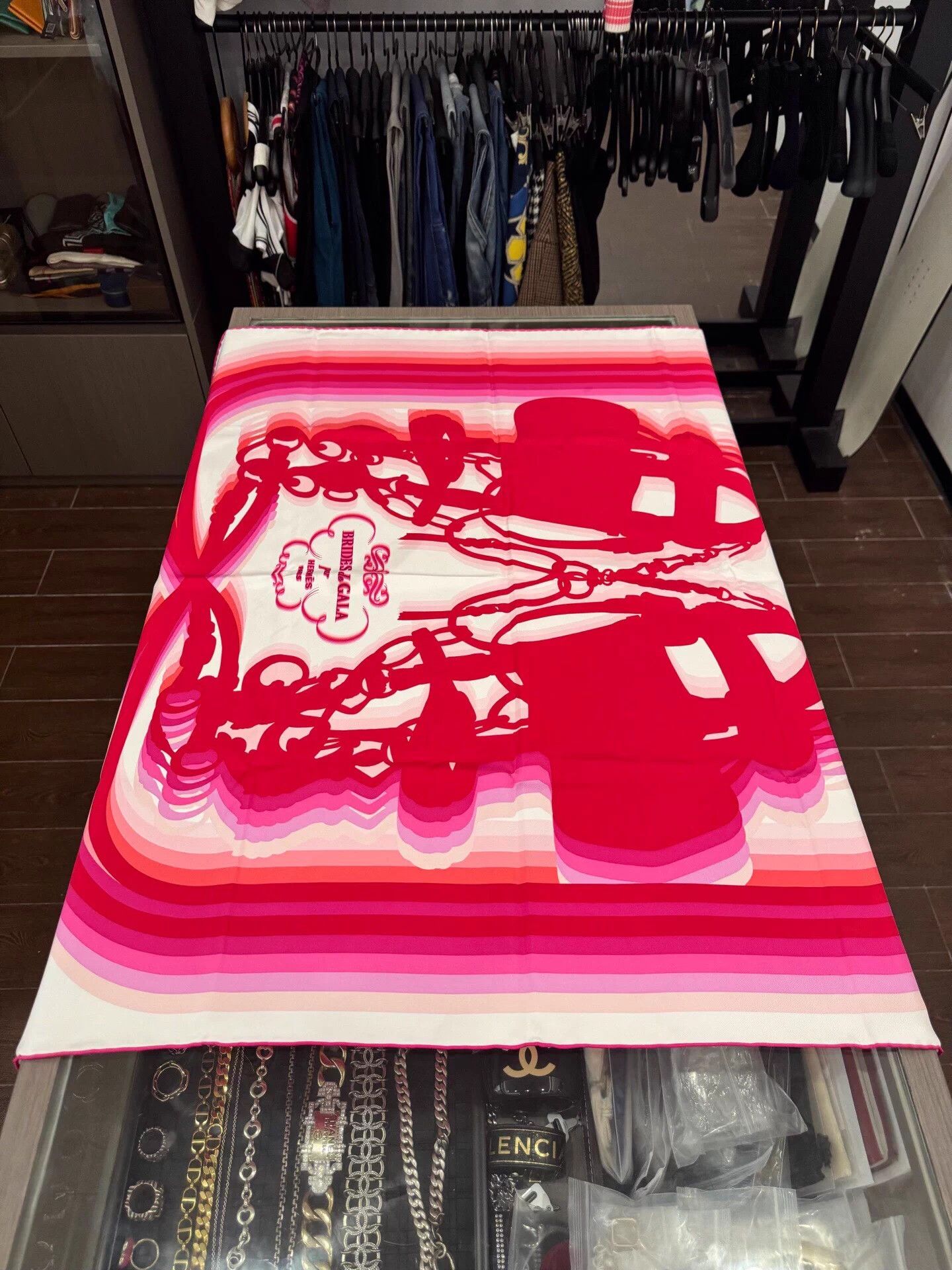Hermes Hermes Pink Silk Scarf Heraldic Reins 90x90cm Size ONE SIZE - 3 Thumbnail