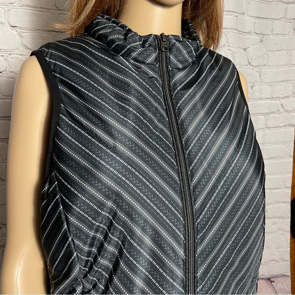 Other NWT New Christopher & Banks Striped Quilted Vest Size L Pet Size L / US 10 / IT 46 - 2 Thumbnail
