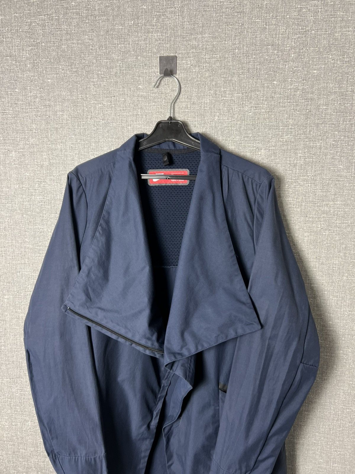 Nike Nike Tech Lightweight Asymmetrical Zip Parka Shell Jacket Size M / US 6-8 / IT 42-44 - 3 Thumbnail