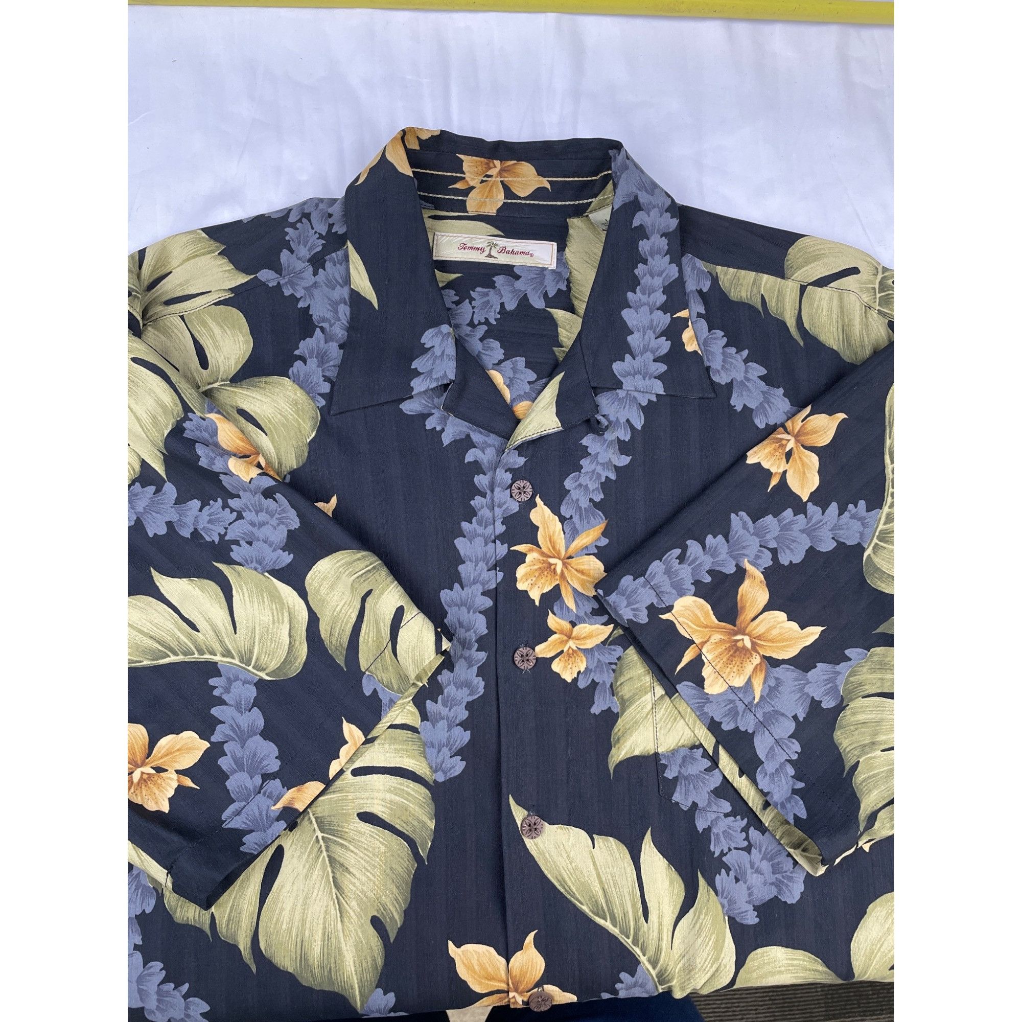 Tommy Bahama Tommy Bahama Men's Black Tropical Silk Button front Shirt Si Size US L / EU 52-54 / 3 - 4 Thumbnail