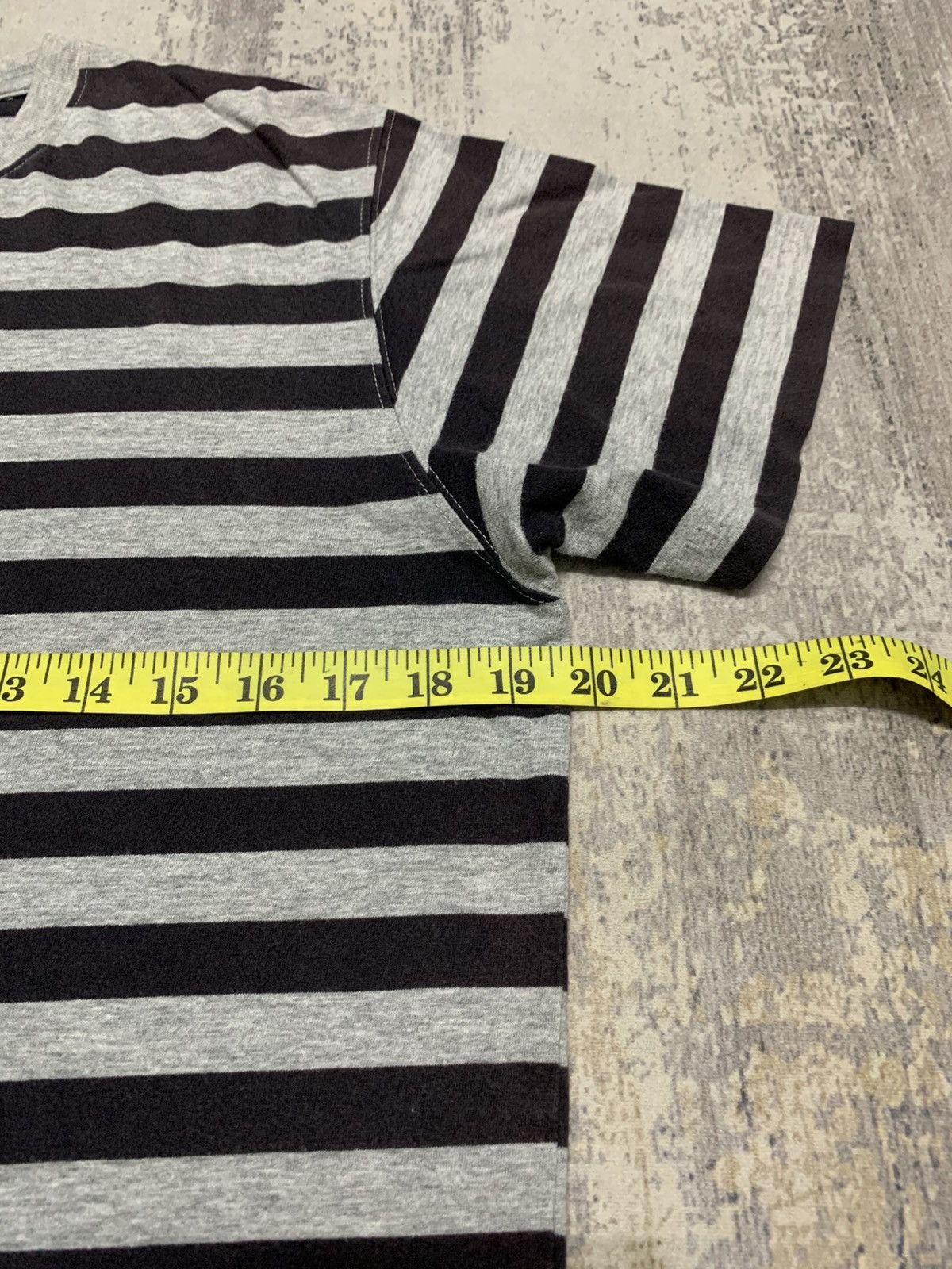 Japanese Brand VINTAGE UNIQLO STRIPED DESIGN TEE Size US M / EU 48-50 / 2 - 7 Thumbnail