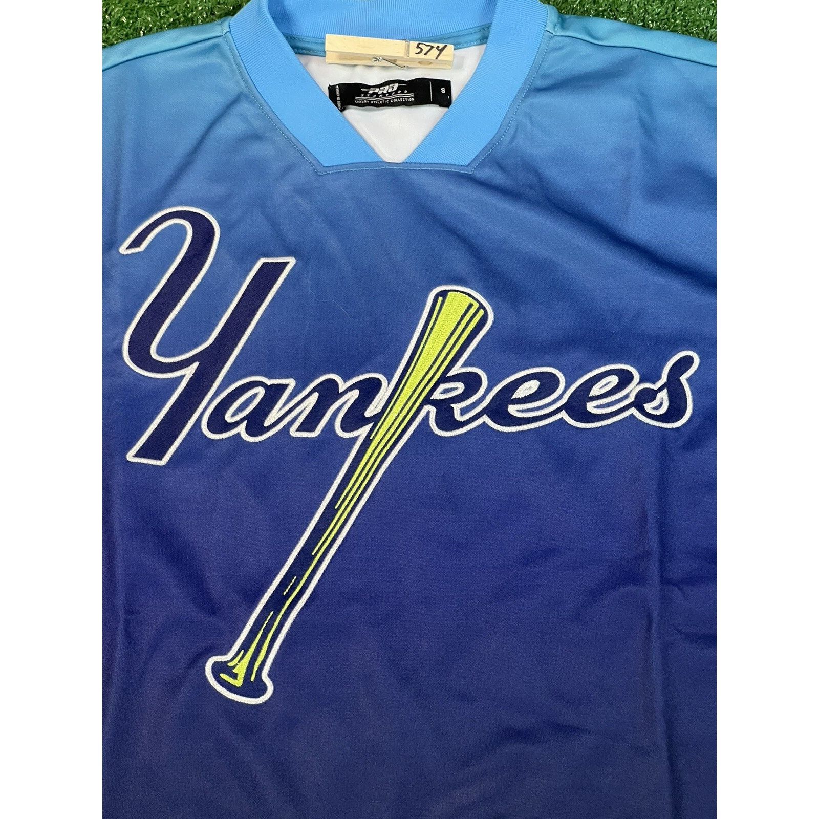 Pro Standard New York Yankees Pro Standard MLB Pullover Shirt Mens Size S Size US S / EU 44-46 / 1 - 3 Thumbnail