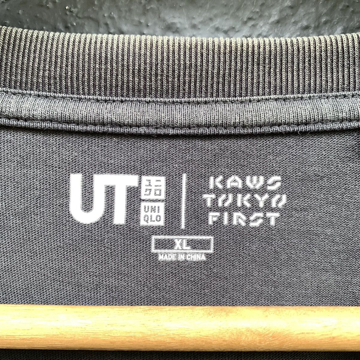 Kaws × Uniqlo Thrashed faded kaws x uniqlo tee Size US XL / EU 56 / 4 - 5 Thumbnail