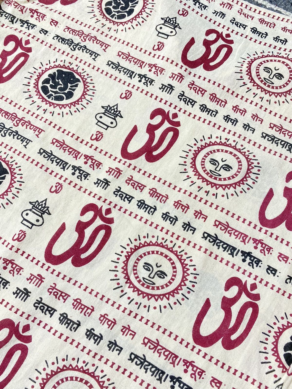 If Six Was Nine 2000s Hindi Ganesha Souvenir LS Size US M / EU 48-50 / 2 - 6 Thumbnail