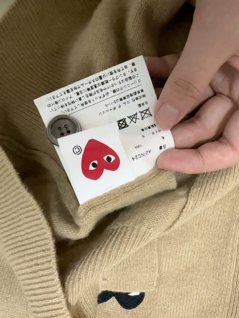Comme des Garcons Comme Des Garcons Classic Beige Black Heart Cardigan Size US S / EU 44-46 / 1 - 7 Thumbnail