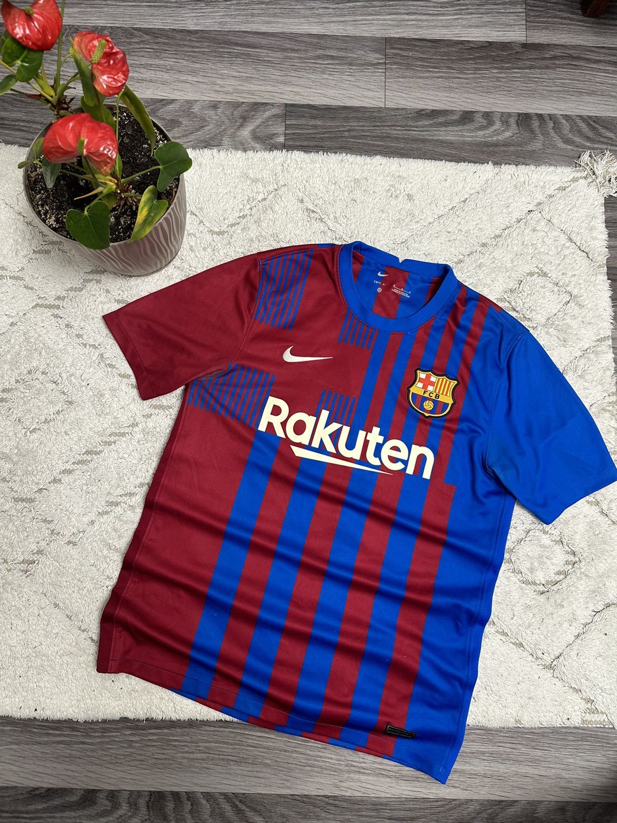 Nike Nike Barcelona 2021-2022 Home Football Jersey Rakuten Hype Size US M / EU 48-50 / 2 - 1 Thumbnail