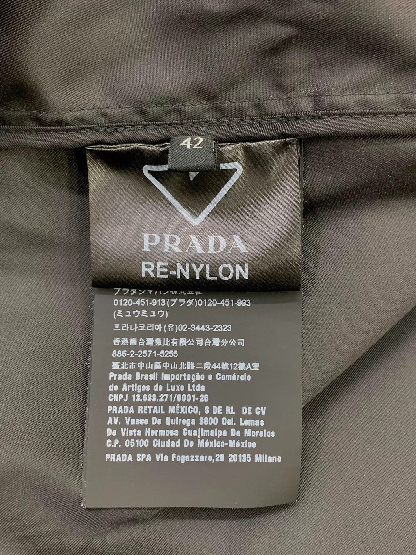 Prada Prada black triangle bag zip-up jacket size 42 new Size M / US 6-8 / IT 42-44 - 5 Thumbnail