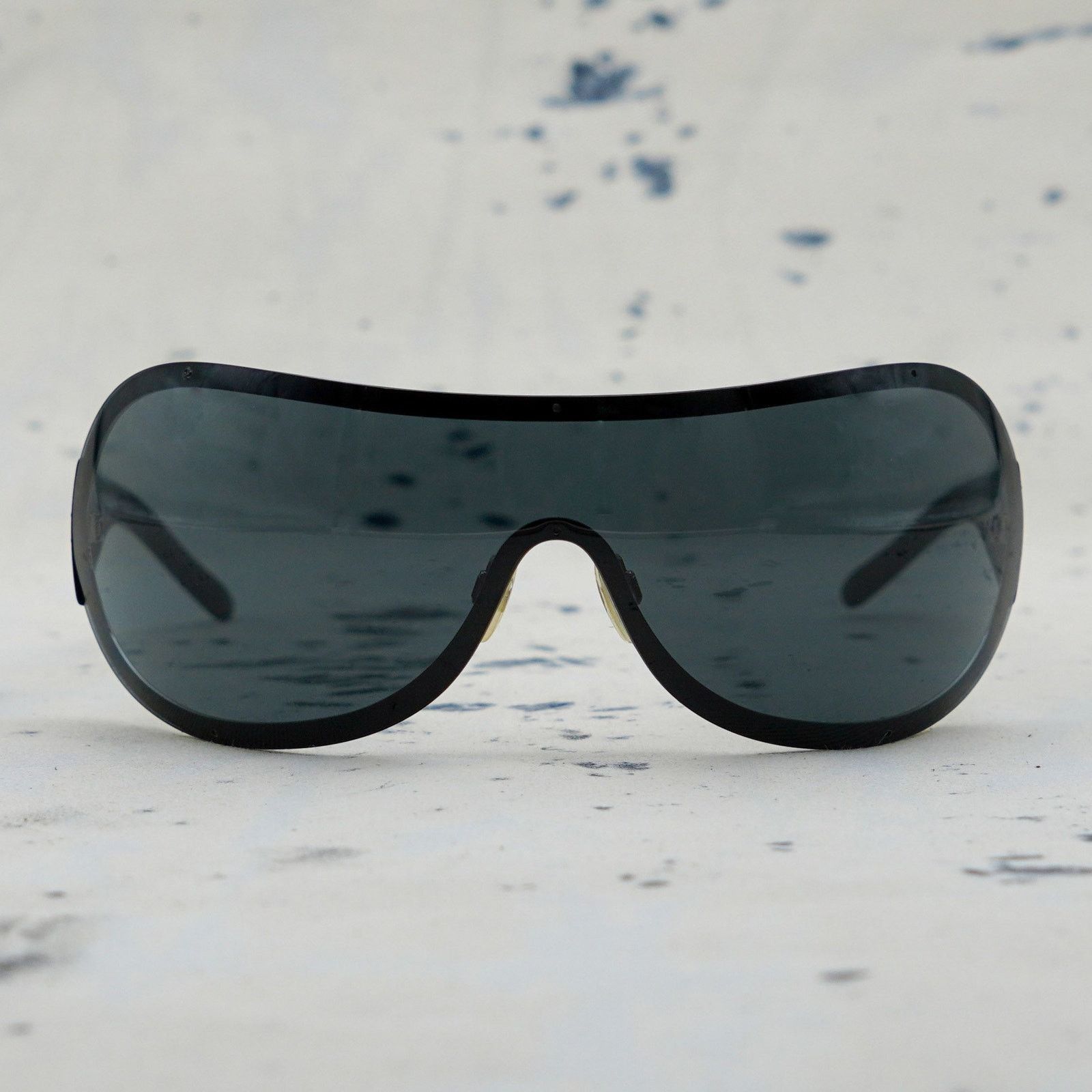 Chanel Vintage chanel 4148 black crystal cc logo shield sunglasses Size ONE SIZE - 2 Thumbnail