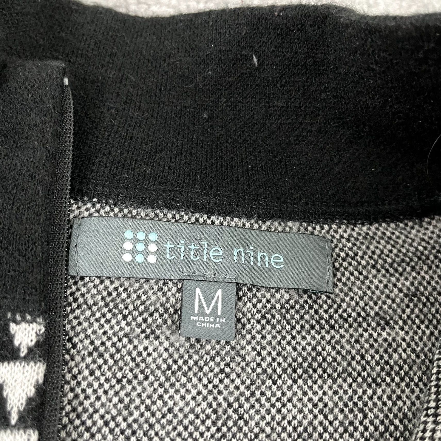 Vintage TITLE NINE Sweater Womens Medium Black Blue Merino Wool Blend Quarter Pullover Size M / US 6-8 / IT 42-44 - 2 Thumbnail