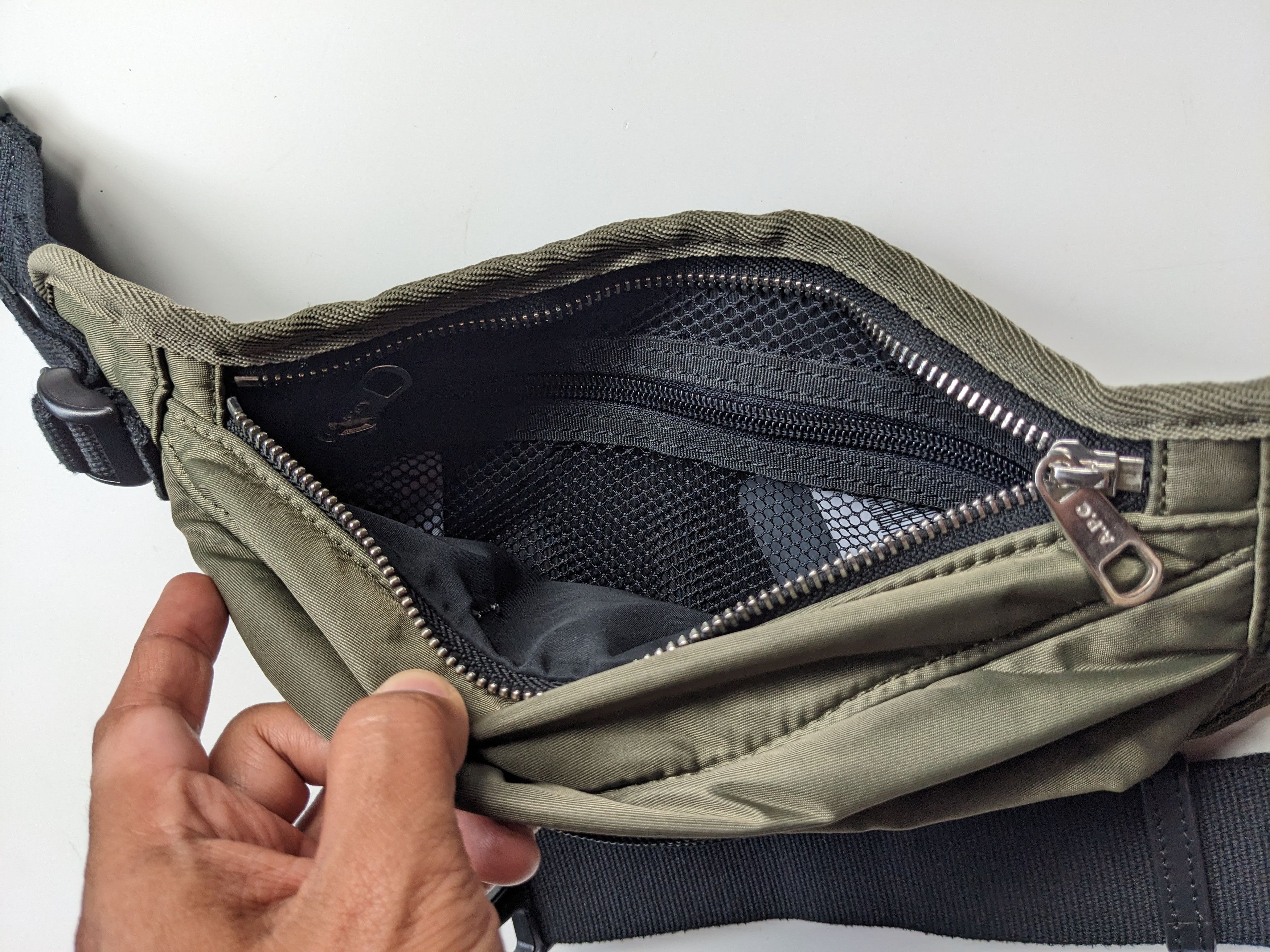A.P.C. × Carhartt Wip A.P.C x Carhartt WIP shawn hip waistbag olive green Size ONE SIZE - 6 Thumbnail