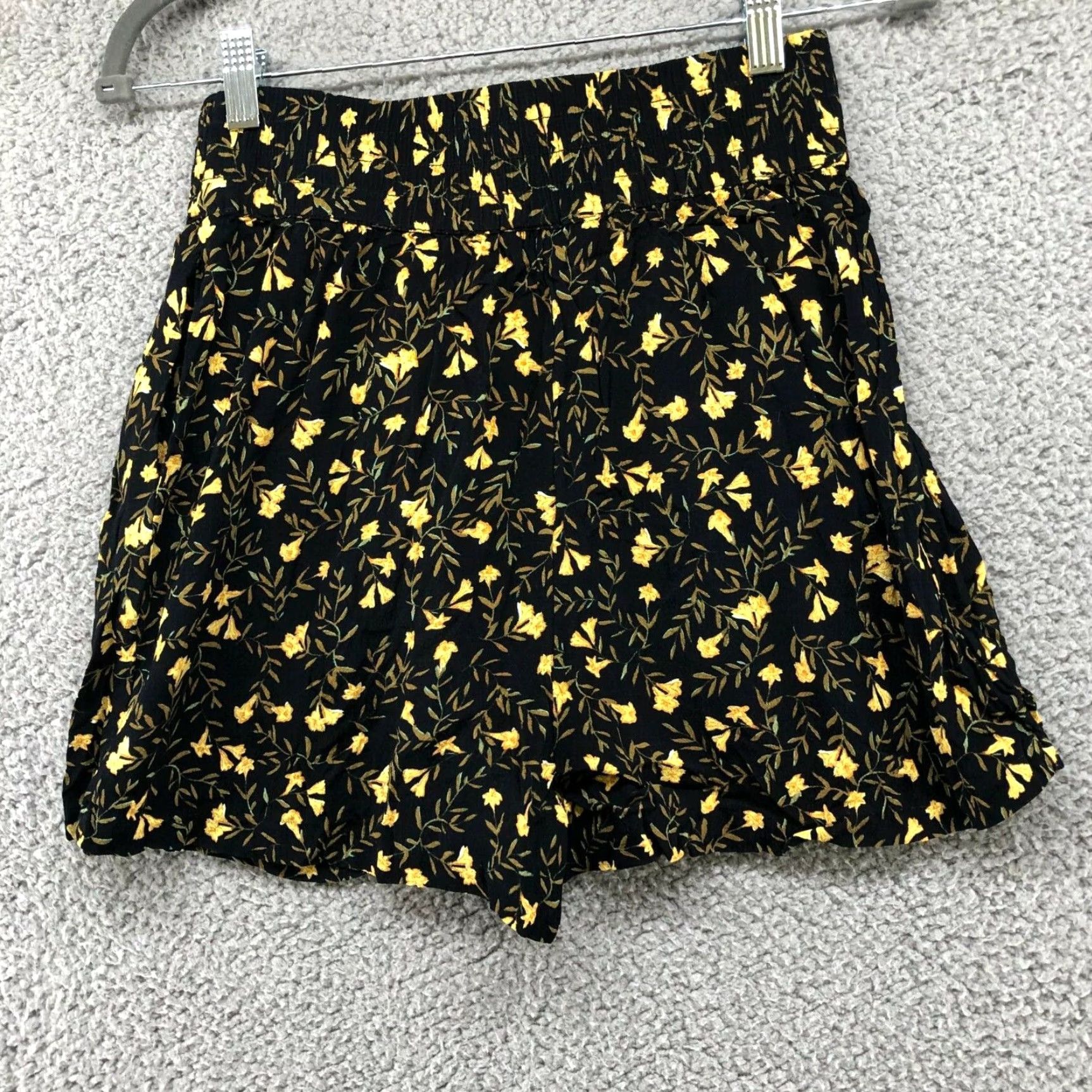 Zara Zara High Waist Floral Shorts Womens Small S Black Yellow Lightweight Boho Size 28" / US 6 / IT 42 - 2 Thumbnail