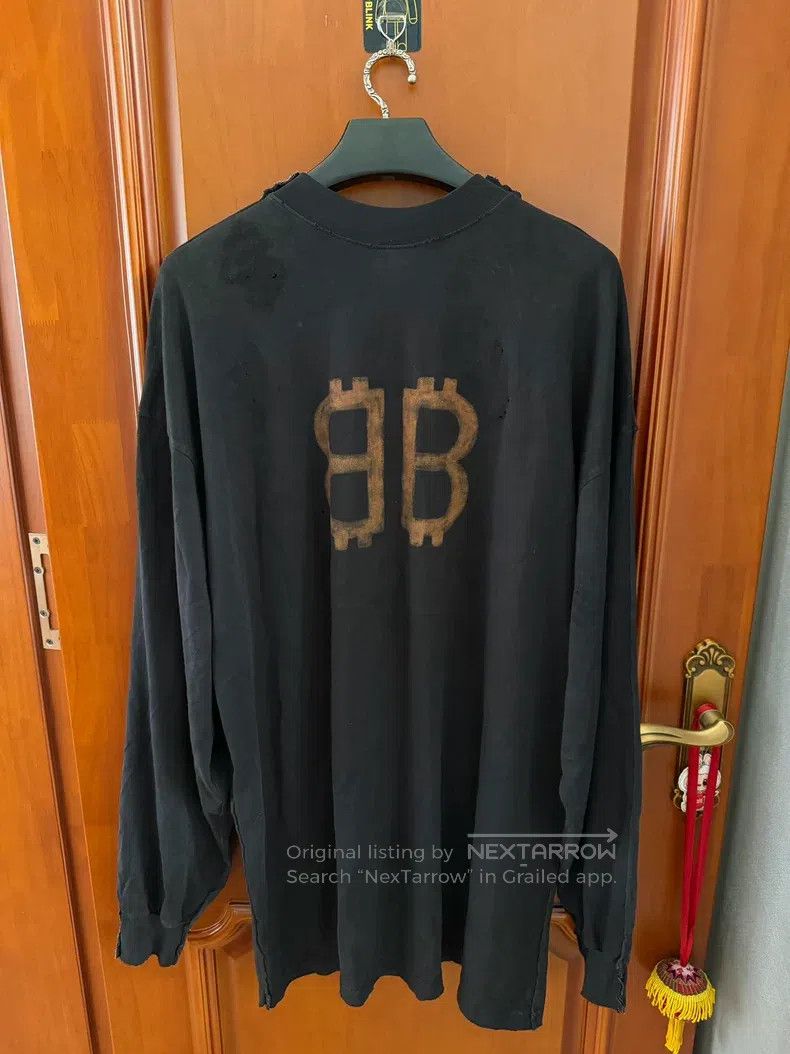 Balenciaga Balenciaga Iron Tower Bitcoin Double-sided Long Sleeve Size US XL / EU 56 / 4 - 2 Thumbnail
