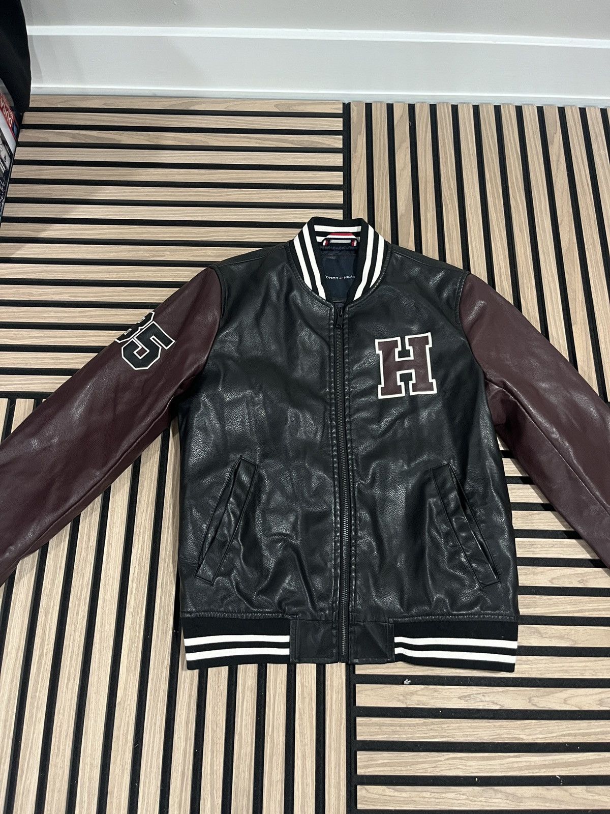Tommy Hilfiger Tommy Hilfiger Varsity jacket men’s Size US S / EU 44-46 / 1 - 1 Thumbnail