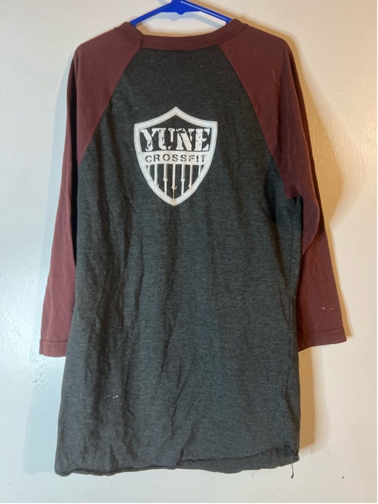 American Apparel Women's American Apparel T-Shirt XS Gray and Maroon Size XS / US 0-2 / IT 36-38 - 2 Thumbnail