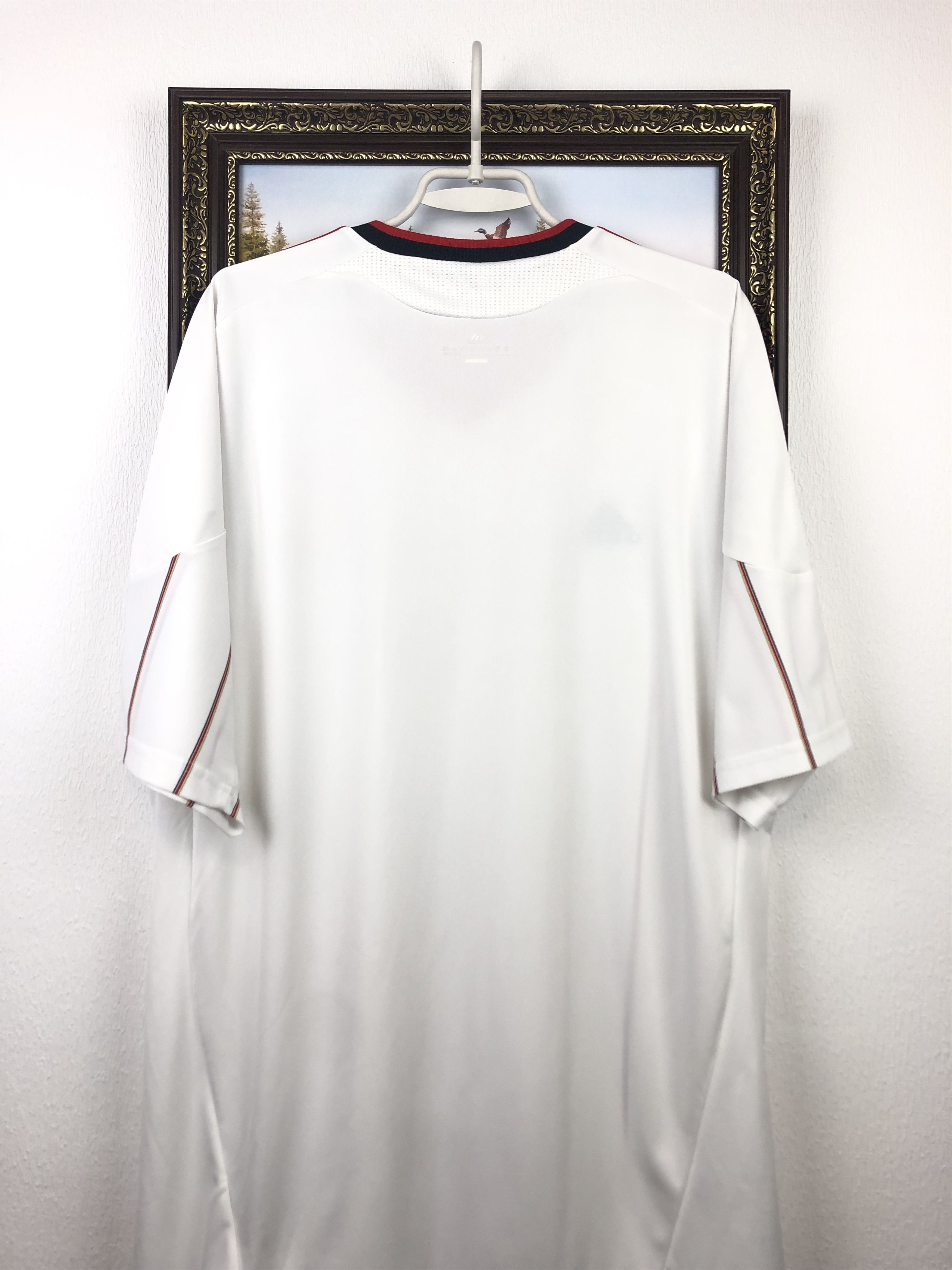Adidas Liverpool Away football shirt 2010 Soccer Adidas Jersey Size US XXL / EU 58 / 5 - 16 Thumbnail