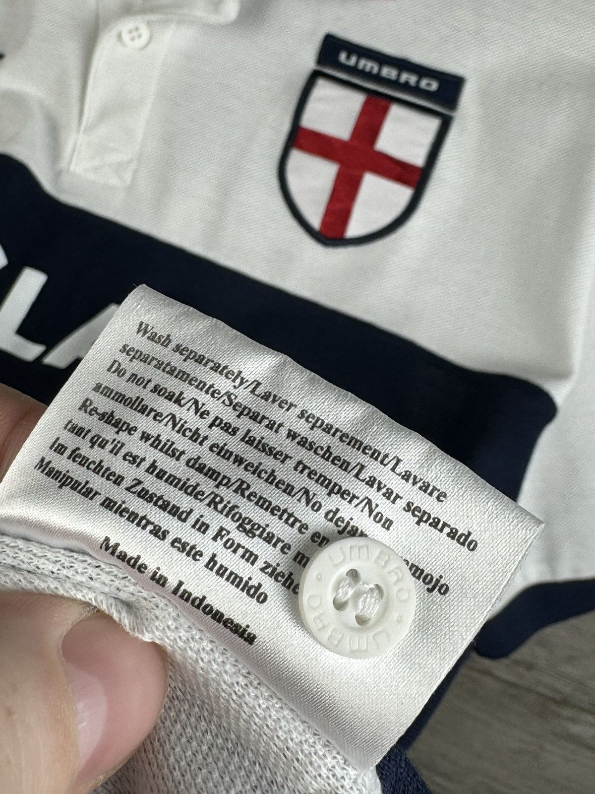 Umbro × Vintage UMBRO POLO BIG LOGO ENGLAND 🏴󠁧󠁢󠁥󠁮󠁧󠁿 VINTAGE SITY SERIES SIZE M Size US M / EU 48-50 / 2 - 9 Thumbnail