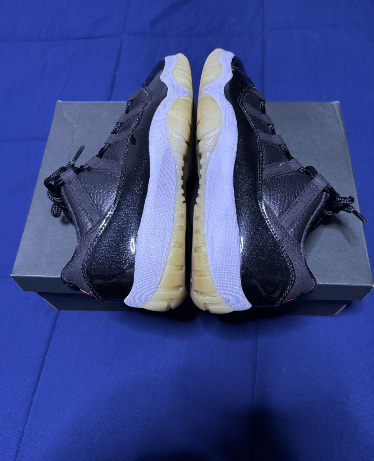 Jordan Brand Jordan 11 Retro Low 72-10 2022 Size 9 Size US 9 / EU 42 - 2 Thumbnail