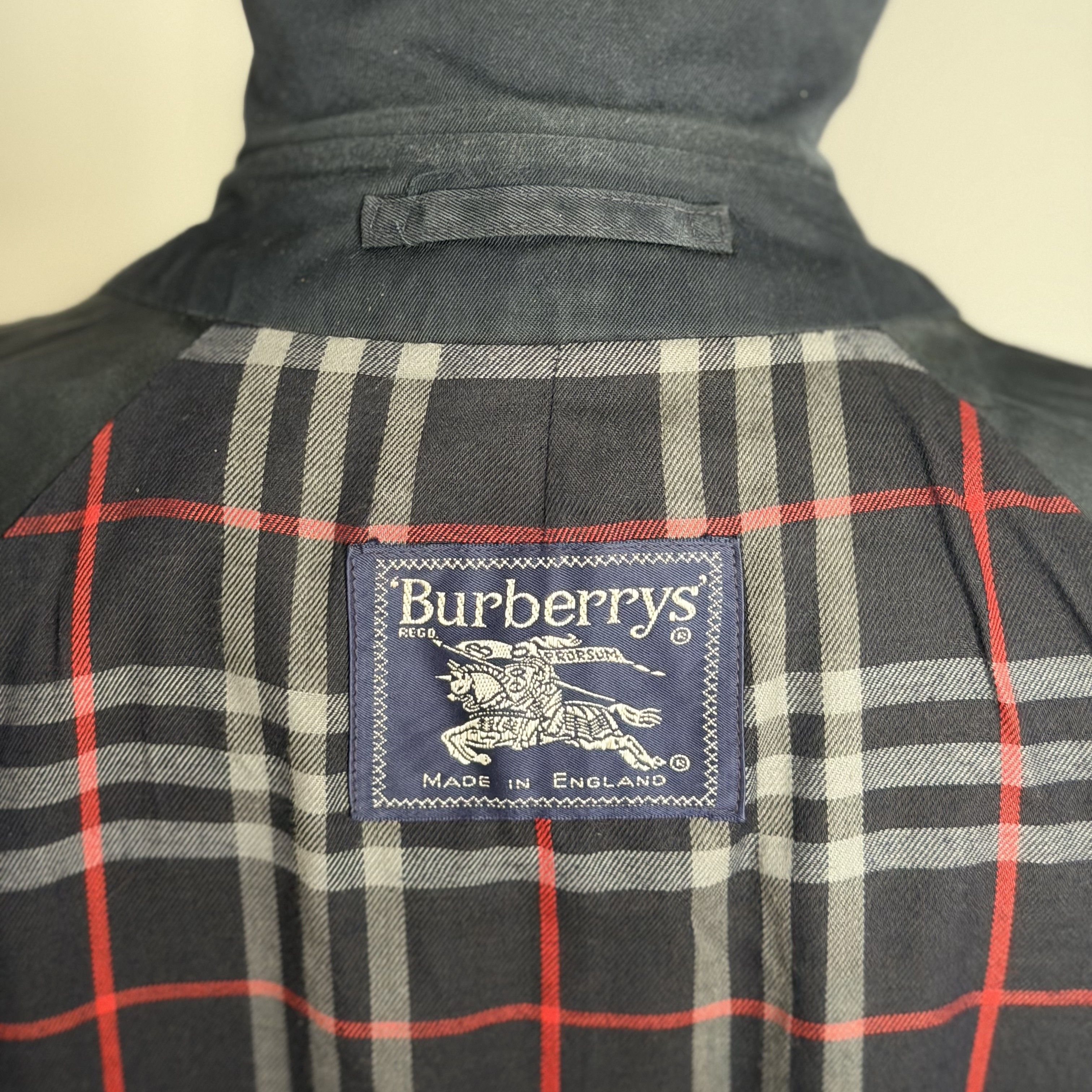 Burberry Vintage BURBERRYS London Long Coat Made In England Navy Size US XL / EU 56 / 4 - 13 Thumbnail