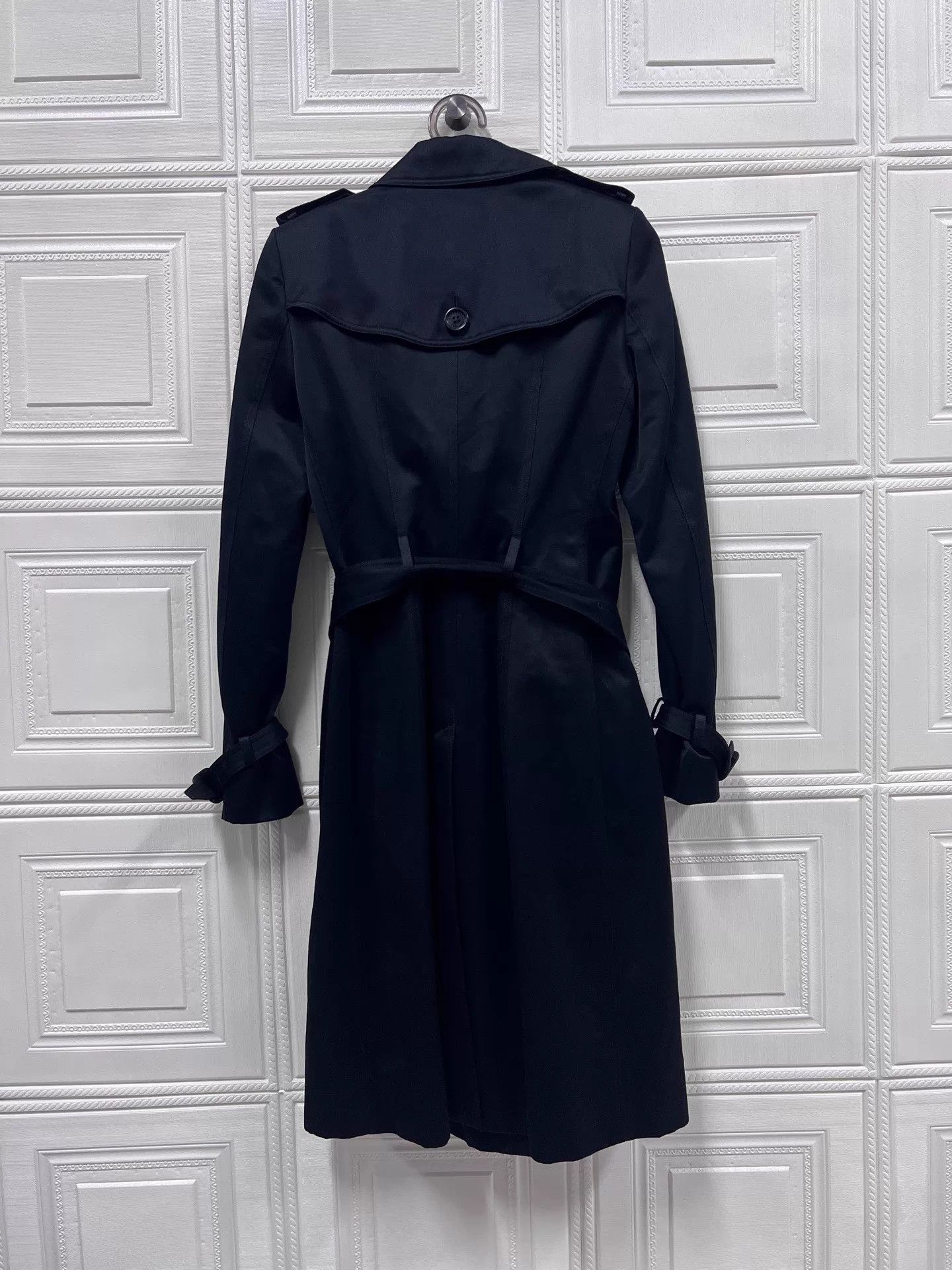 Burberry Burberry Double-Breasted Belted Trench Coat 40 99 New Size S / US 4 / IT 40 - 2 Thumbnail