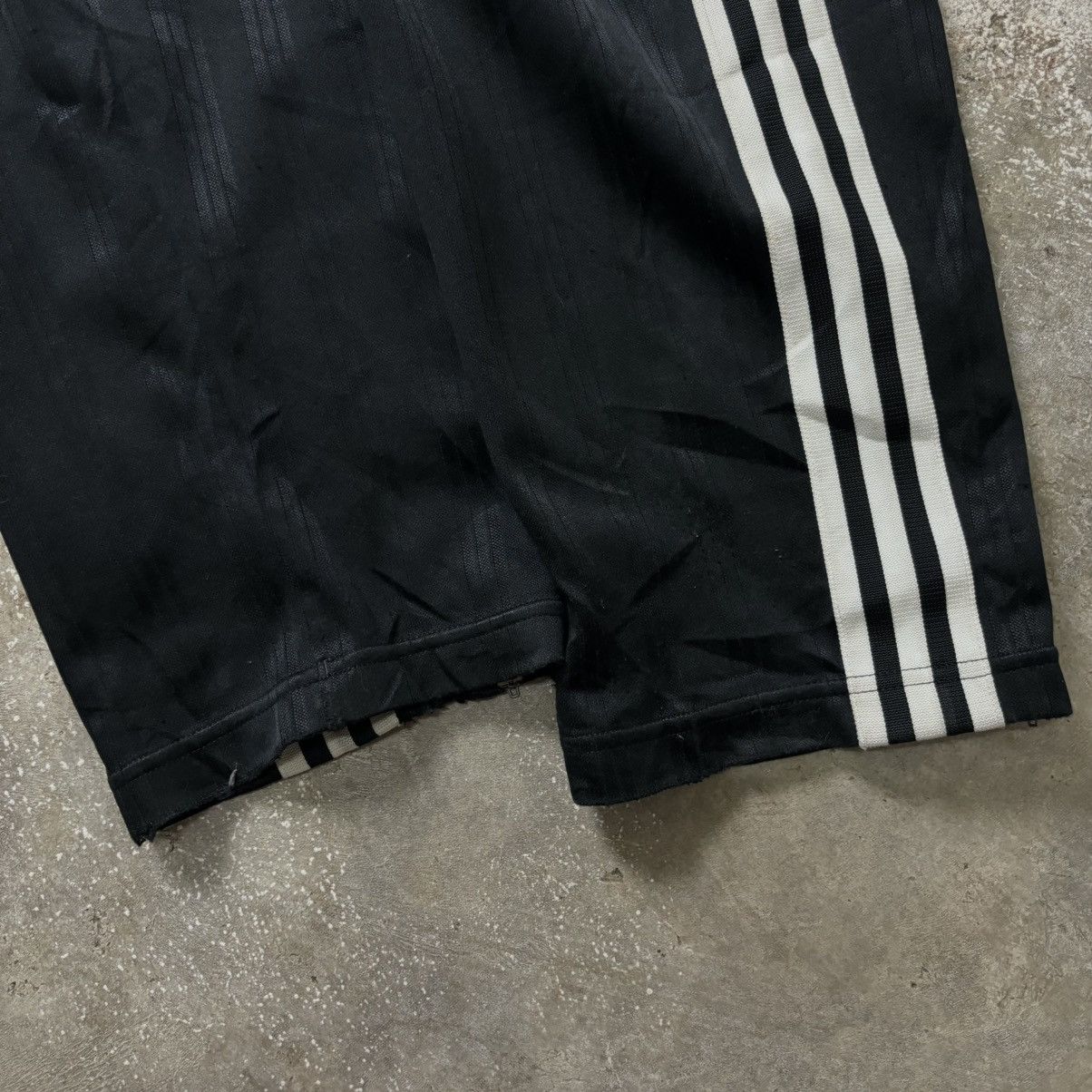Adidas × Vintage VINTAGE ADIDAS TRACK PANTS Size US 34 / EU 50 - 3 Thumbnail
