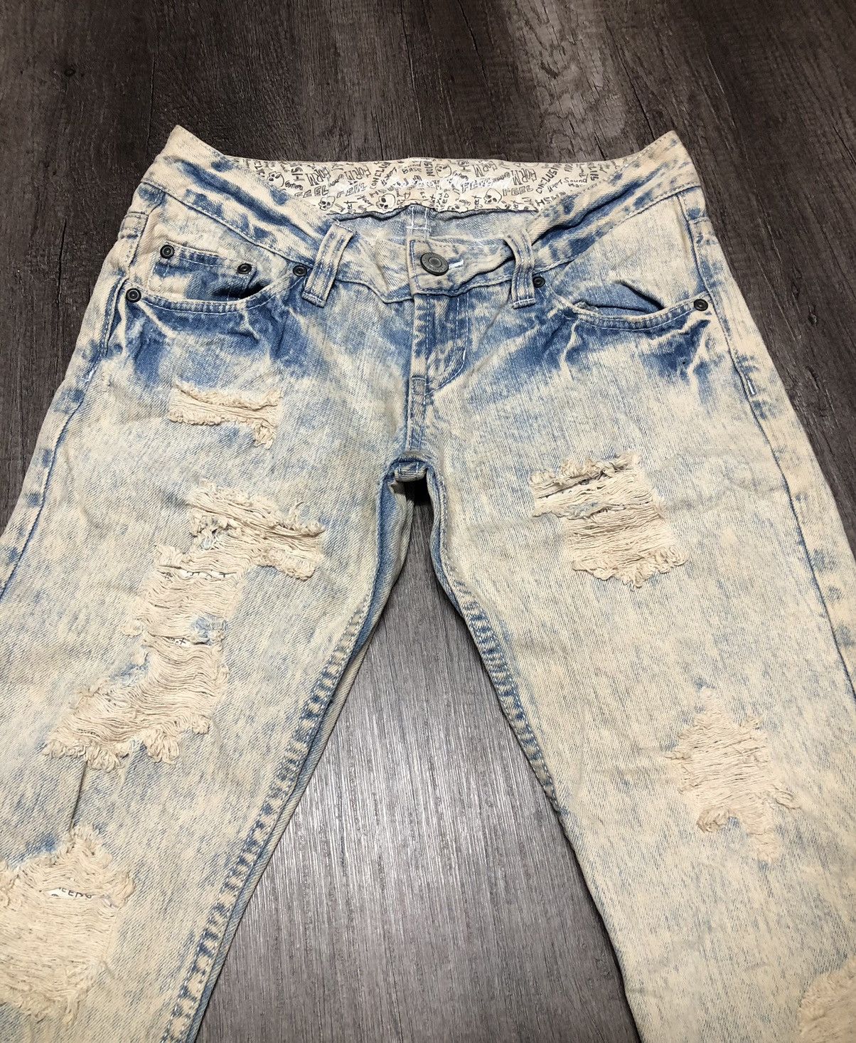 Vintage Witty Pitty Distressed Jeans Acid Wash Blue (unisex)