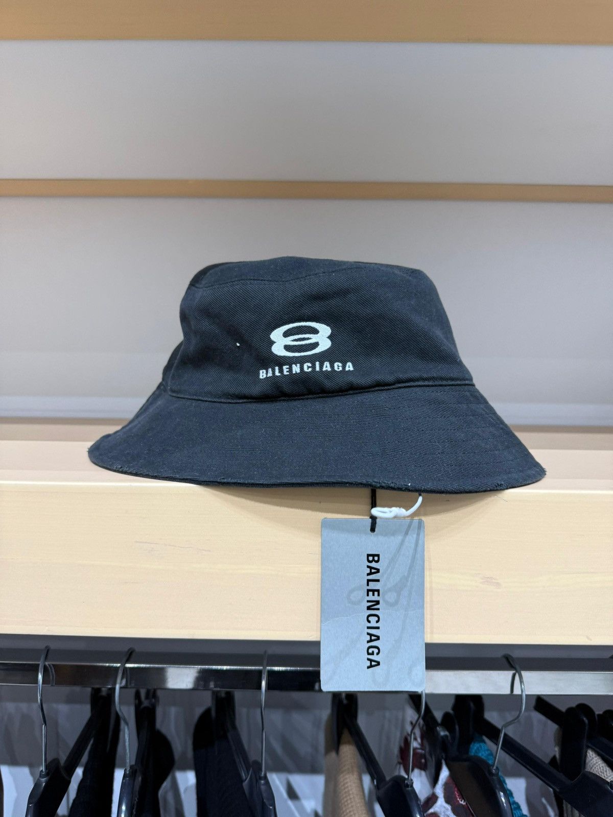 Balenciaga Balenciaga Logo Embroidery Bucket Hat Size ONE SIZE - 1 Thumbnail
