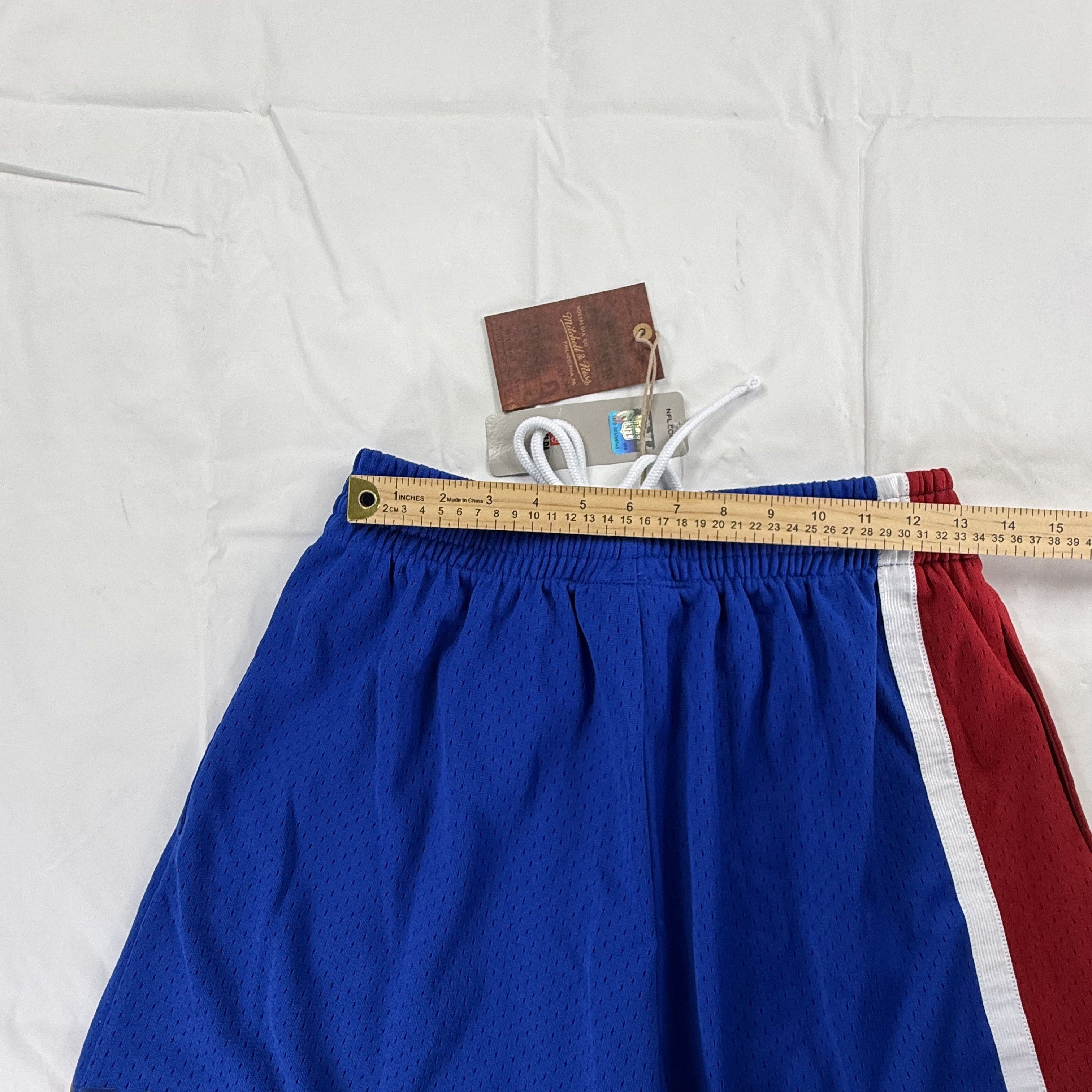 Mitchell & Ness Mitchell & Ness New England Patriots Mesh Shorts NFL Mens M Size US 28 / EU 44 - 8 Thumbnail
