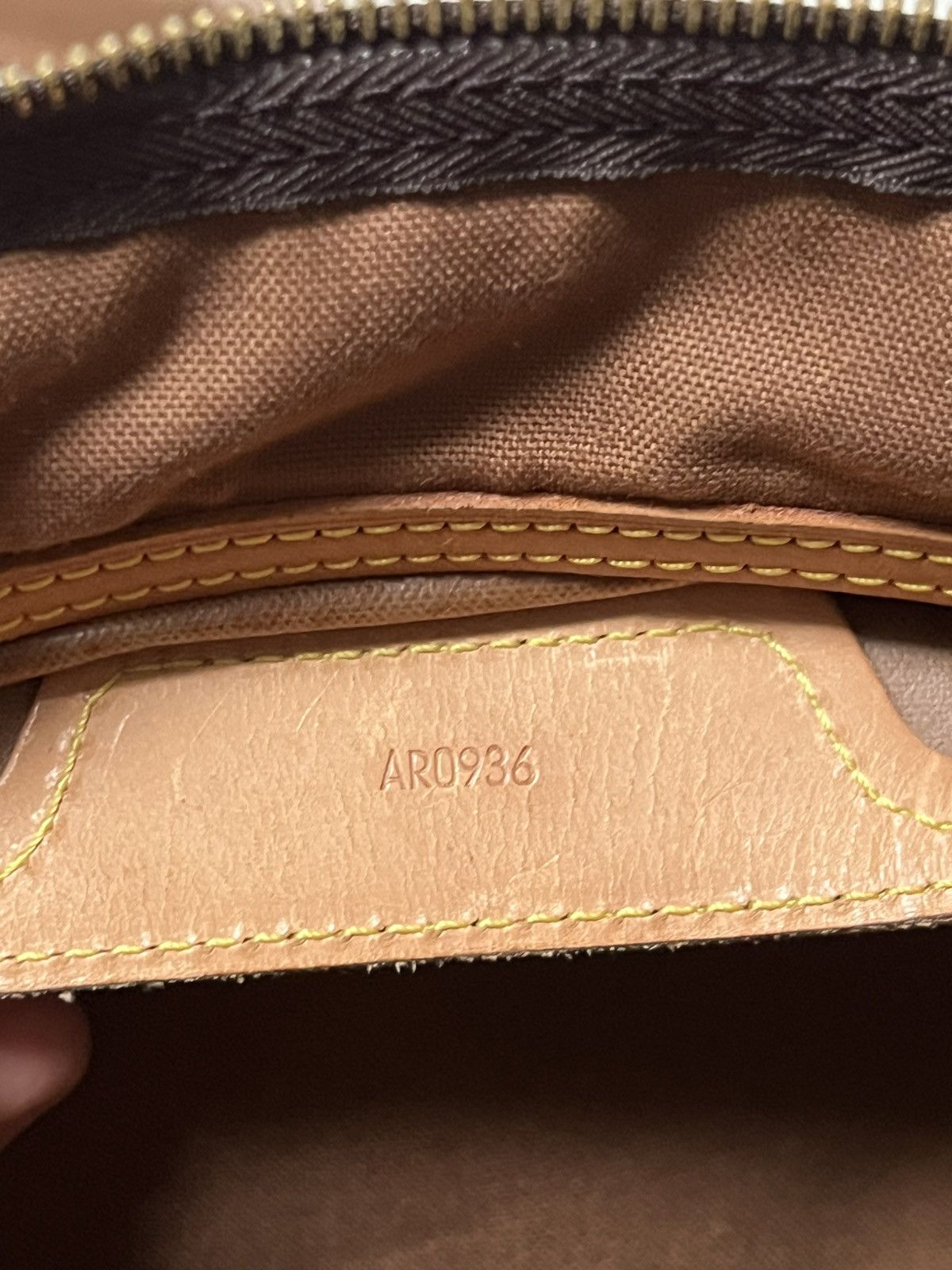 Louis Vuitton Louis Vuitton Flanery 50 Brown Monogram Shoulder Bag Size ONE SIZE - 14 Thumbnail