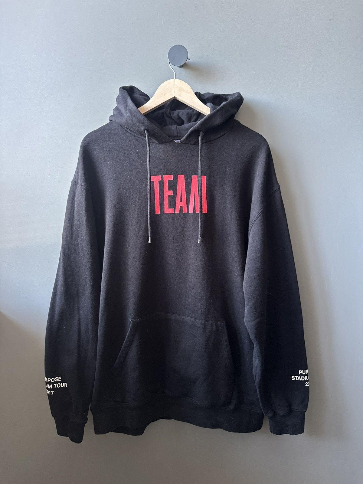 H&M H&M Justin Bieber Purpose Stadium Tour 2017 Size L Size US L / EU 52-54 / 3 - 1 Thumbnail