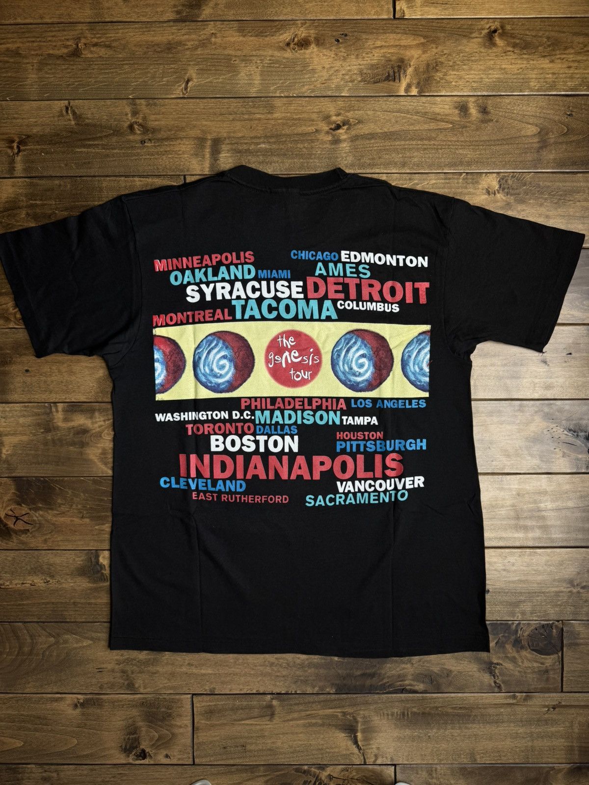 Vintage Rare Vintage Genesis 90s Tour Concert Band Tee Single Stitch Size US L / EU 52-54 / 3 - 2 Thumbnail