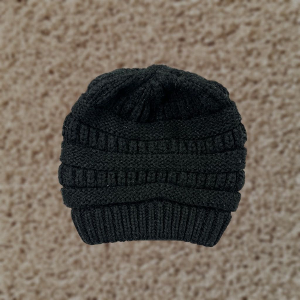 Vintage Beanie Hat Womens One Size Black Cable Knit 100% Acrylic Winter Ski Size ONE SIZE - 1 Thumbnail