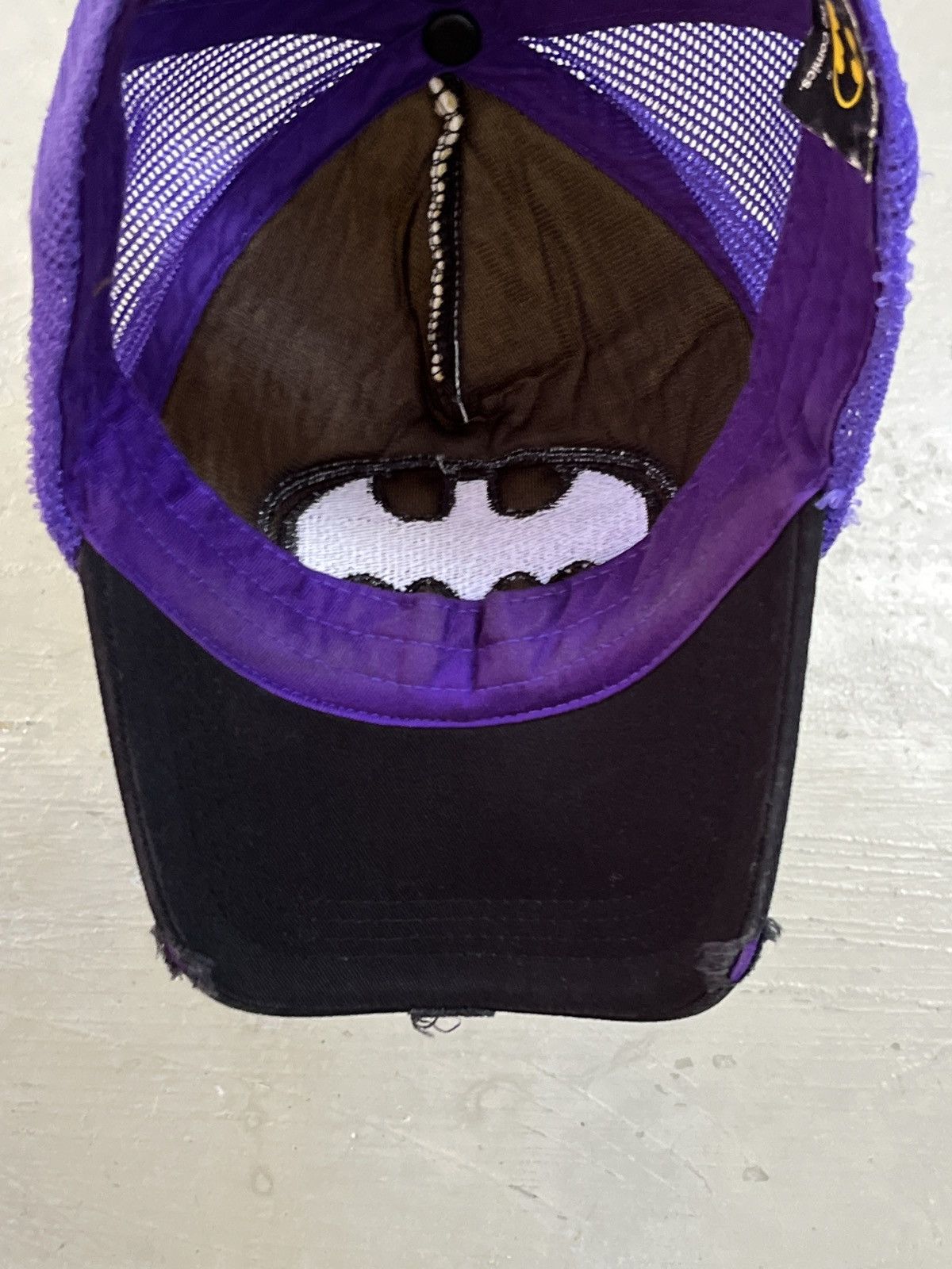 DC Comics Vintage 2000's Batman Official Distressed Trucker Size ONE SIZE - 7 Thumbnail