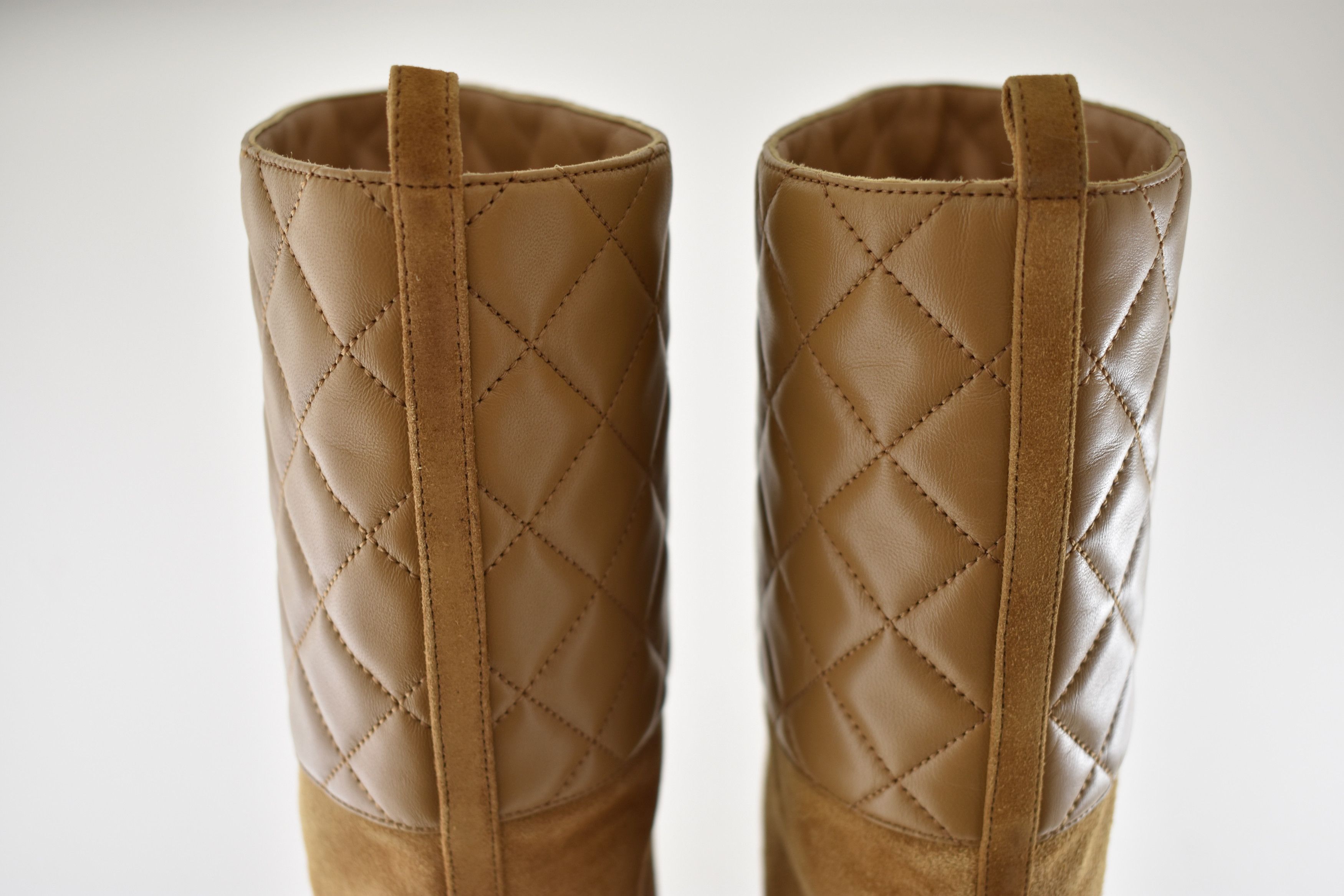Chanel Chanel 23B Beige Quilted CC Logo Knee High Heel Boots 39 Size US 9 / IT 39 - 16 Thumbnail