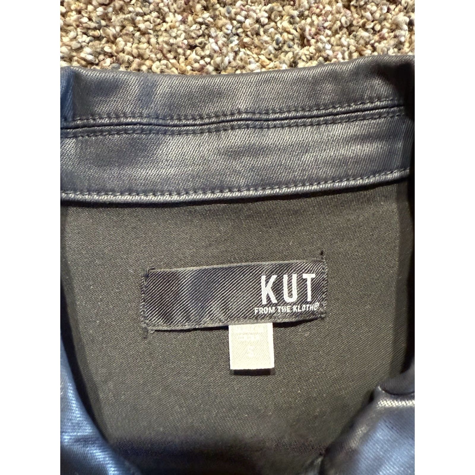 Vintage KUT from the Kloth Jacket Womens Small Black Cropped Kara New Modal Blend Model Cropped Kara Raw Hem Jacket Collared Pockets Solid City Classic Size S / US 4 / IT 40 - 4 Thumbnail
