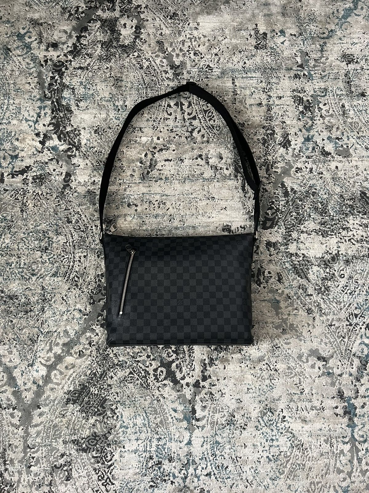 Louis Vuitton Louis Vuitton Mick GM Messenger Bag Size ONE SIZE - 1 Thumbnail