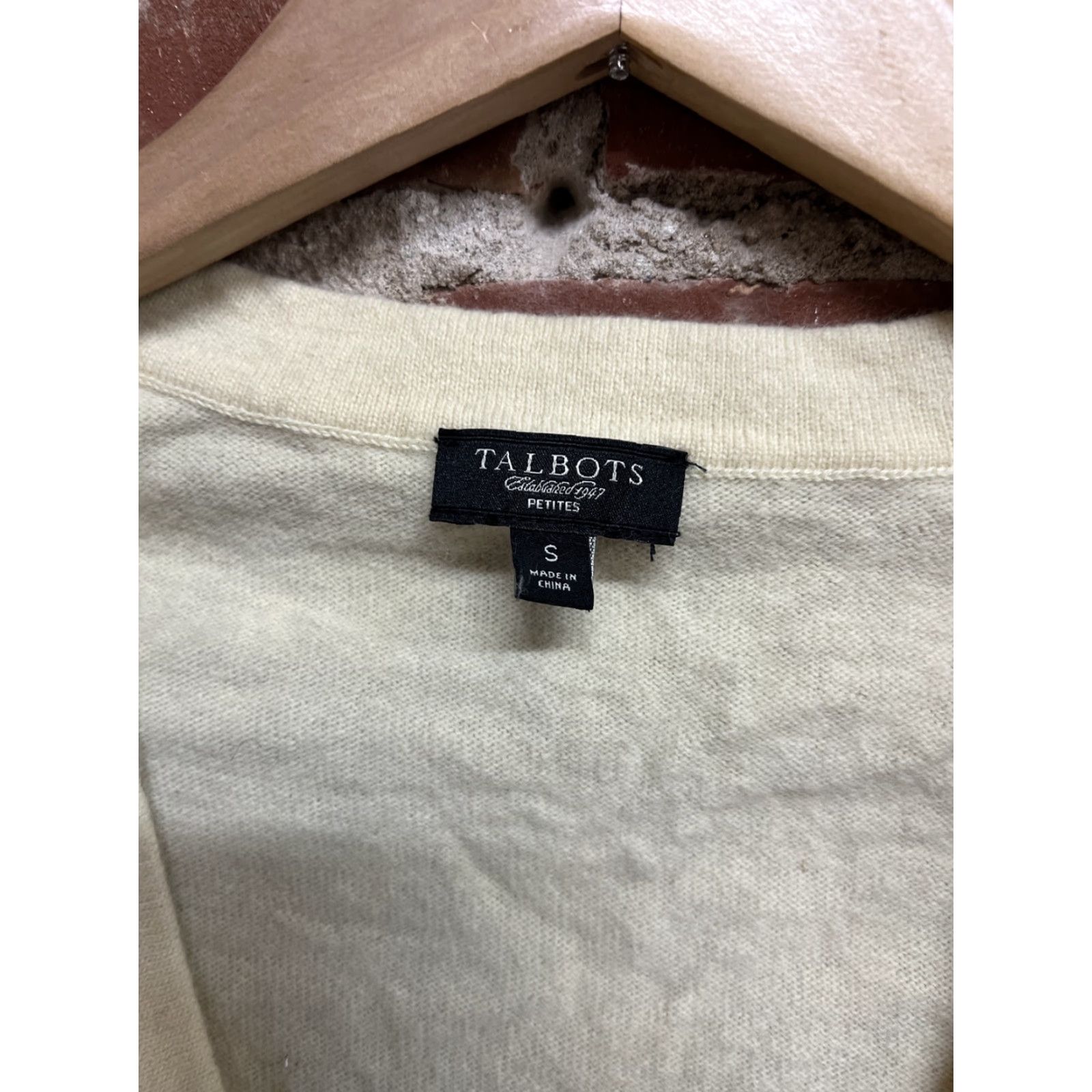 Talbots Talbots Cardigan Sweater Womens Yellow Wool Petite Size S Body Measurements Pit to Pit 18in Length 20in Size S / US 4 / IT 40 - 3 Thumbnail