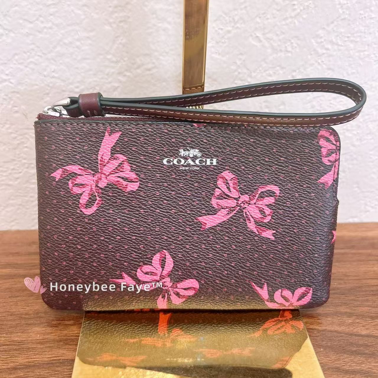 Coach Corner Zip Wristlet With Bow Print CZ441 Size ONE SIZE - 1 Thumbnail