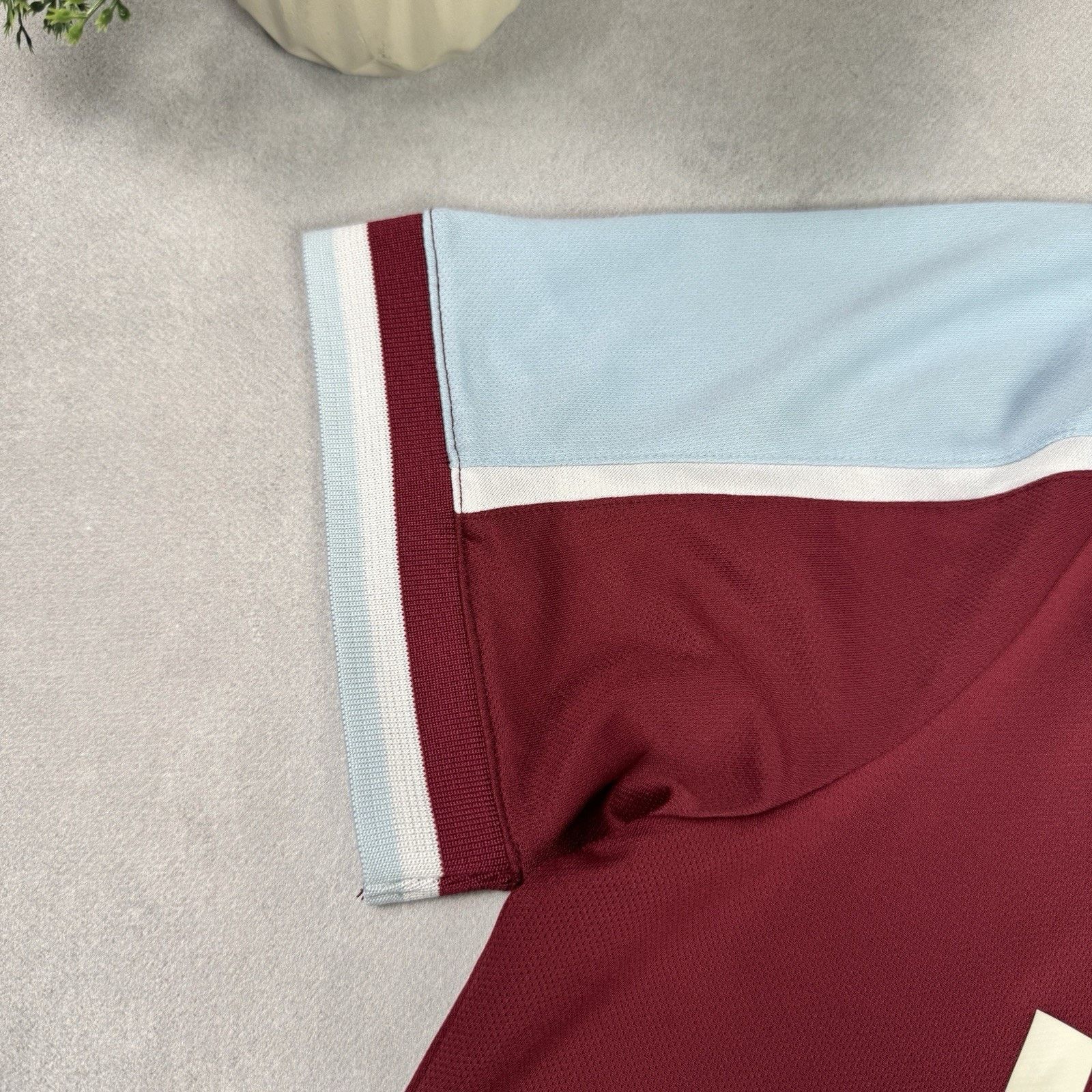 Umbro WEST HAM UNITED 2021 2022 SOCCER JERSEY Umbro Size L Size US L / EU 52-54 / 3 - 6 Thumbnail