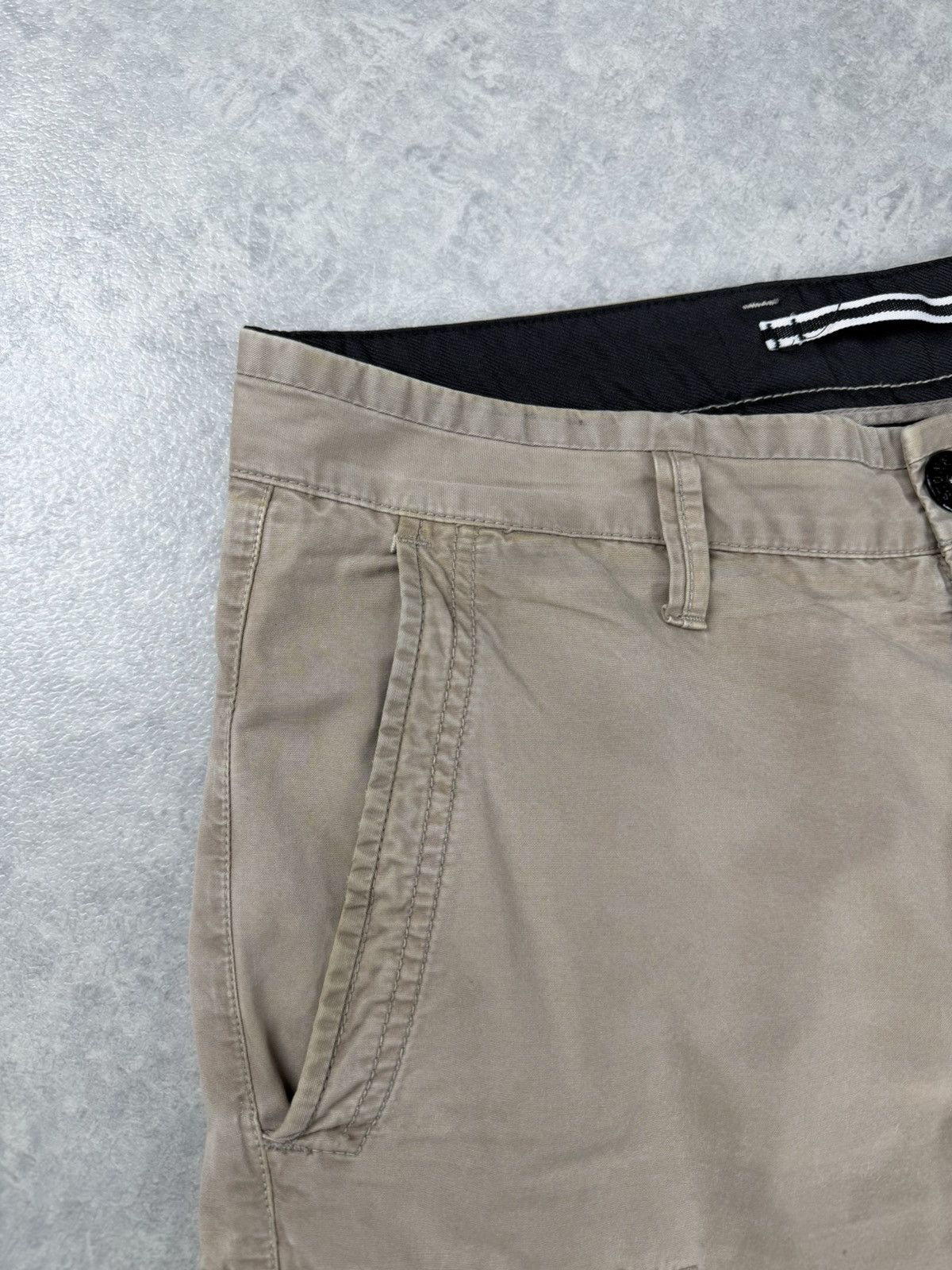 Stone Island Stone Island Cargo Shorts Beige Size W30 Size US 30 / EU 46 - 7 Thumbnail