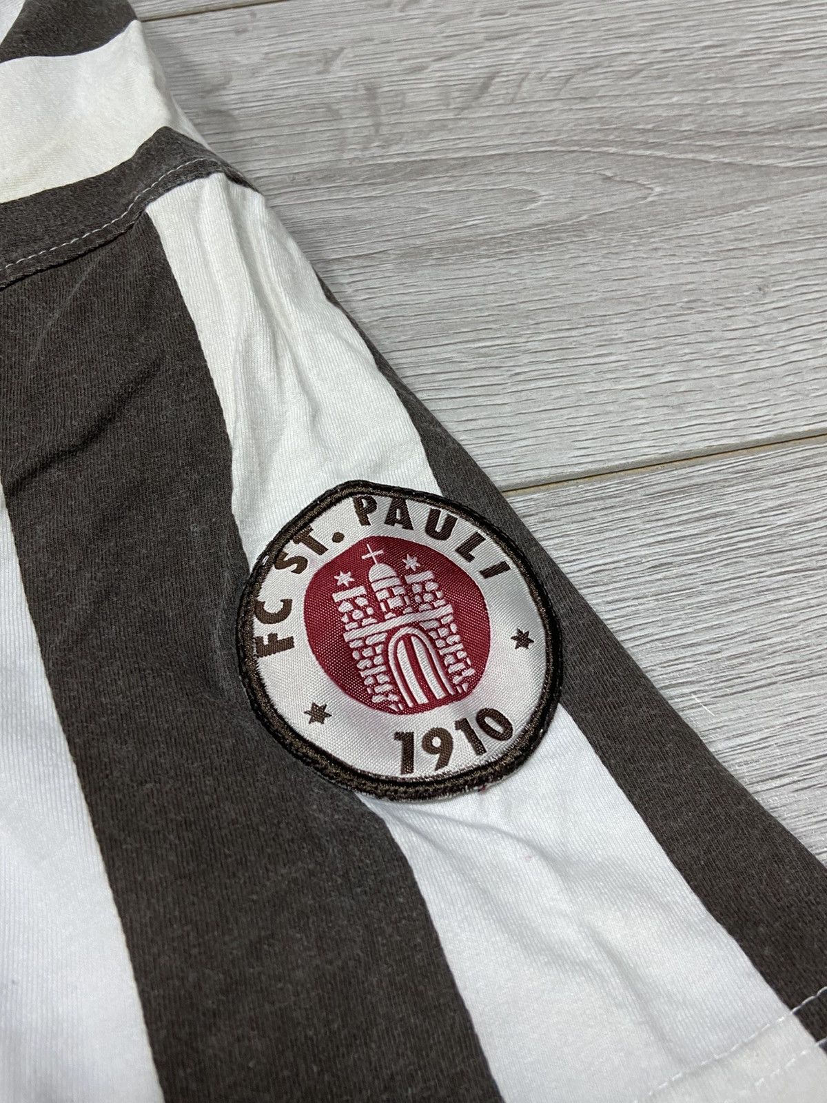 Vintage FC St. Pauli Astra Vintage T-Shirt striped jersey Size US M / EU 48-50 / 2 - 8 Thumbnail