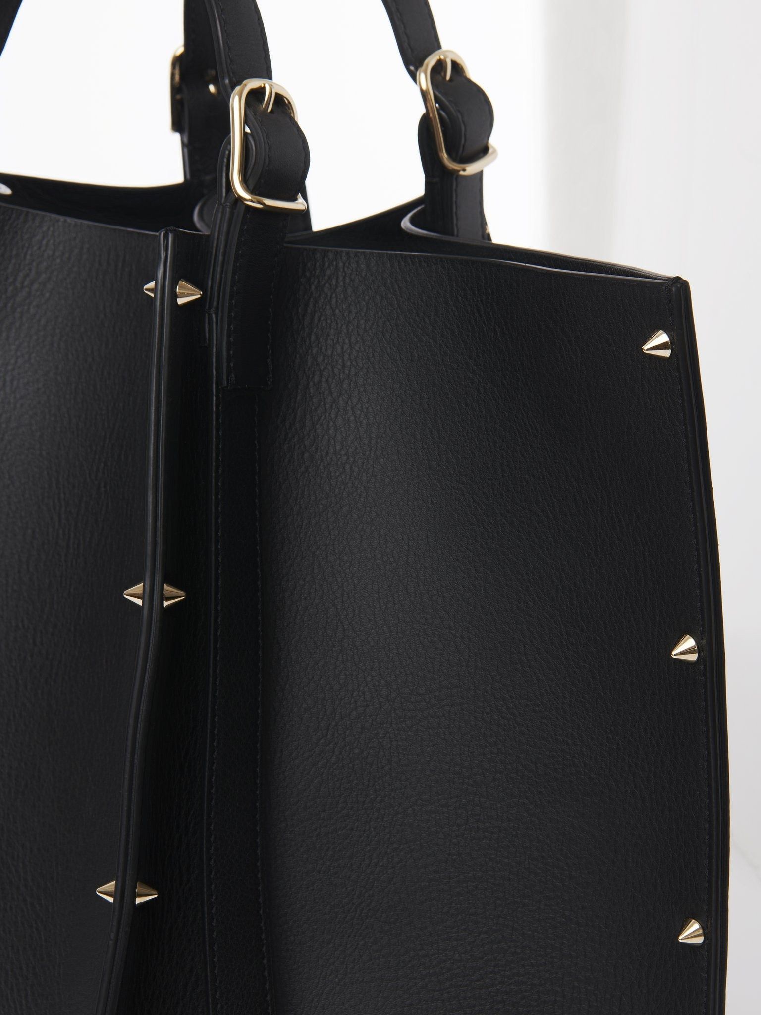 Chloe o1loc1c10425 Size: OS / Carmela Medium Tote Bag in Black Size ONE SIZE - 6 Thumbnail