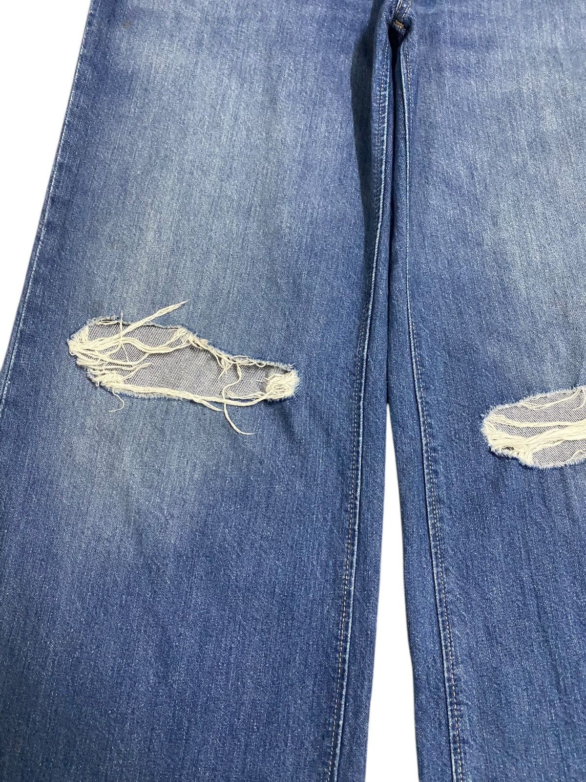 Japanese Brand Vintage Japanese Brand Distressed Baggy Soft Jeans Size US 33 - 9 Thumbnail