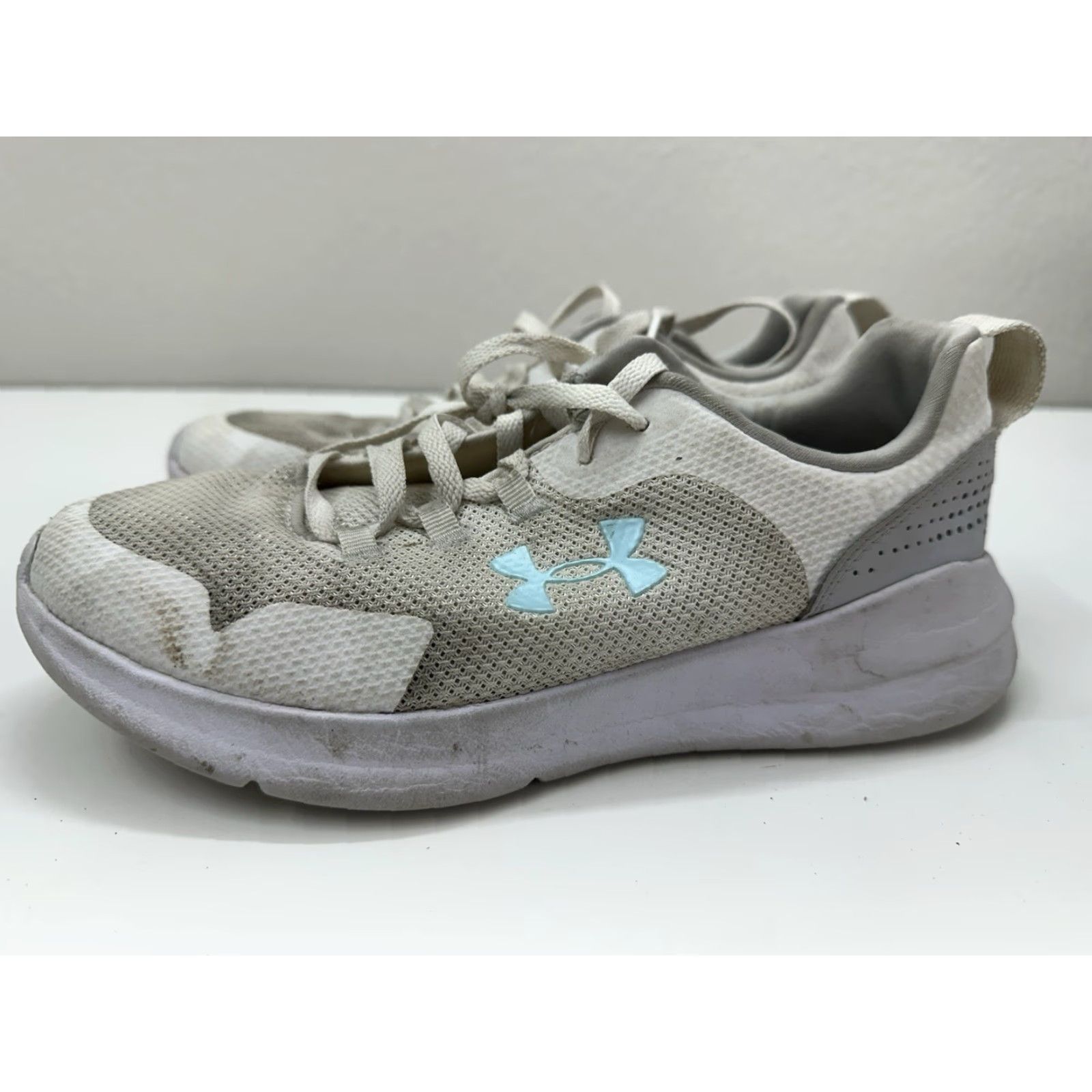 Under Armour Under Armour Womens Sneakers Size 7.5 Essential White 3022955-103 Size US 8 / IT 38 - 6 Thumbnail