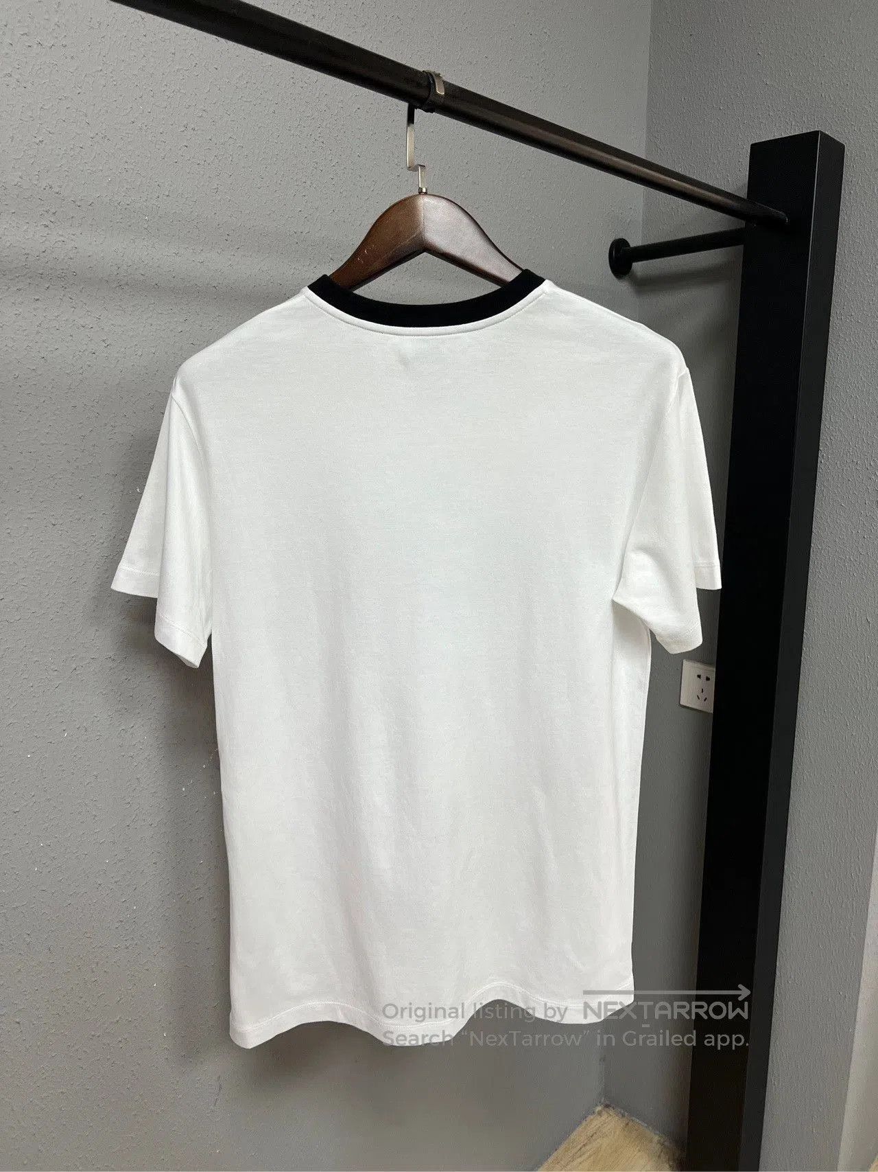 Louis Vuitton Louis Vuitton White Logo Short-Sleeve Tee. Size US M / EU 48-50 / 2 - 2 Thumbnail