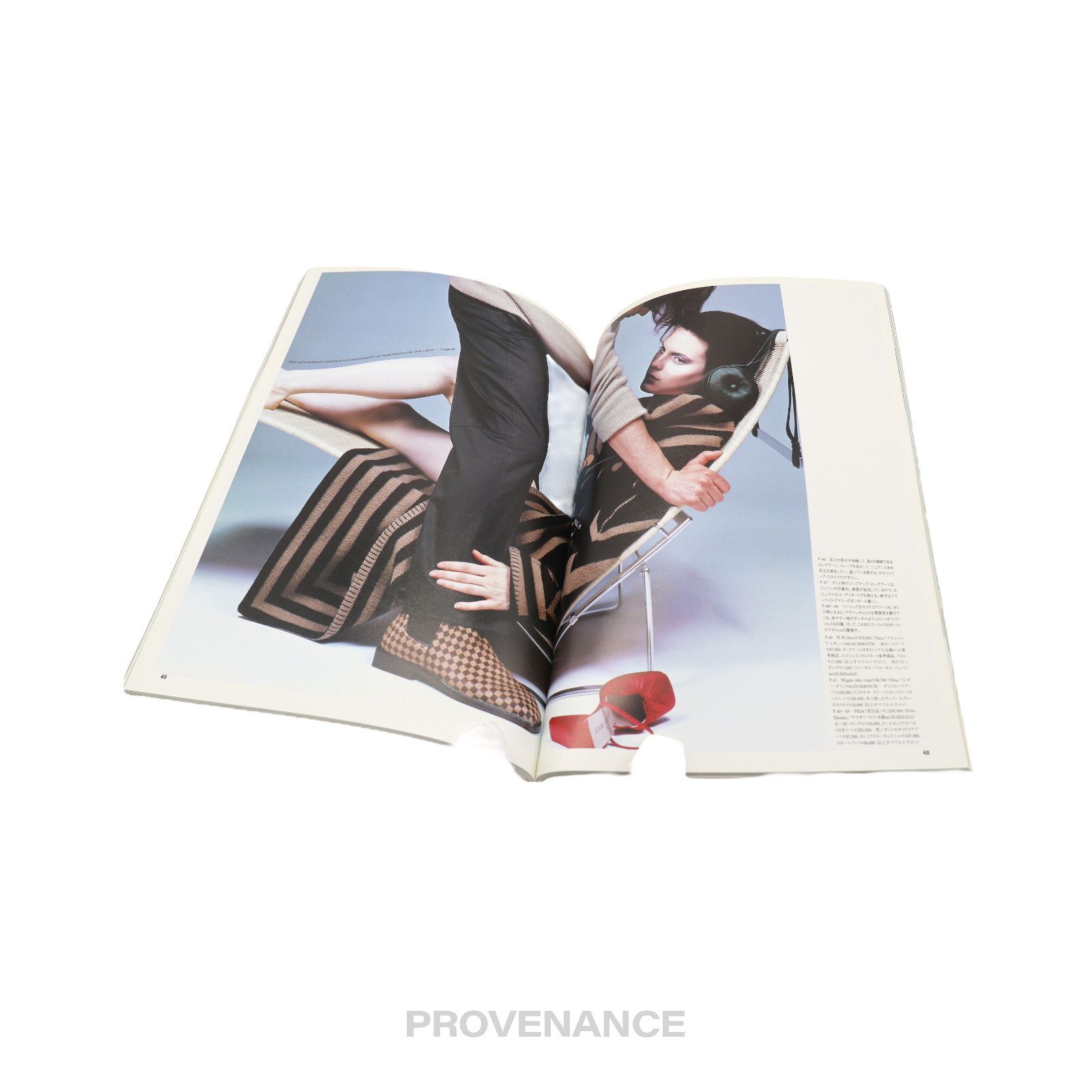 Louis Vuitton 🔴 All About Louis Vuitton Magazine Size ONE SIZE - 5 Thumbnail
