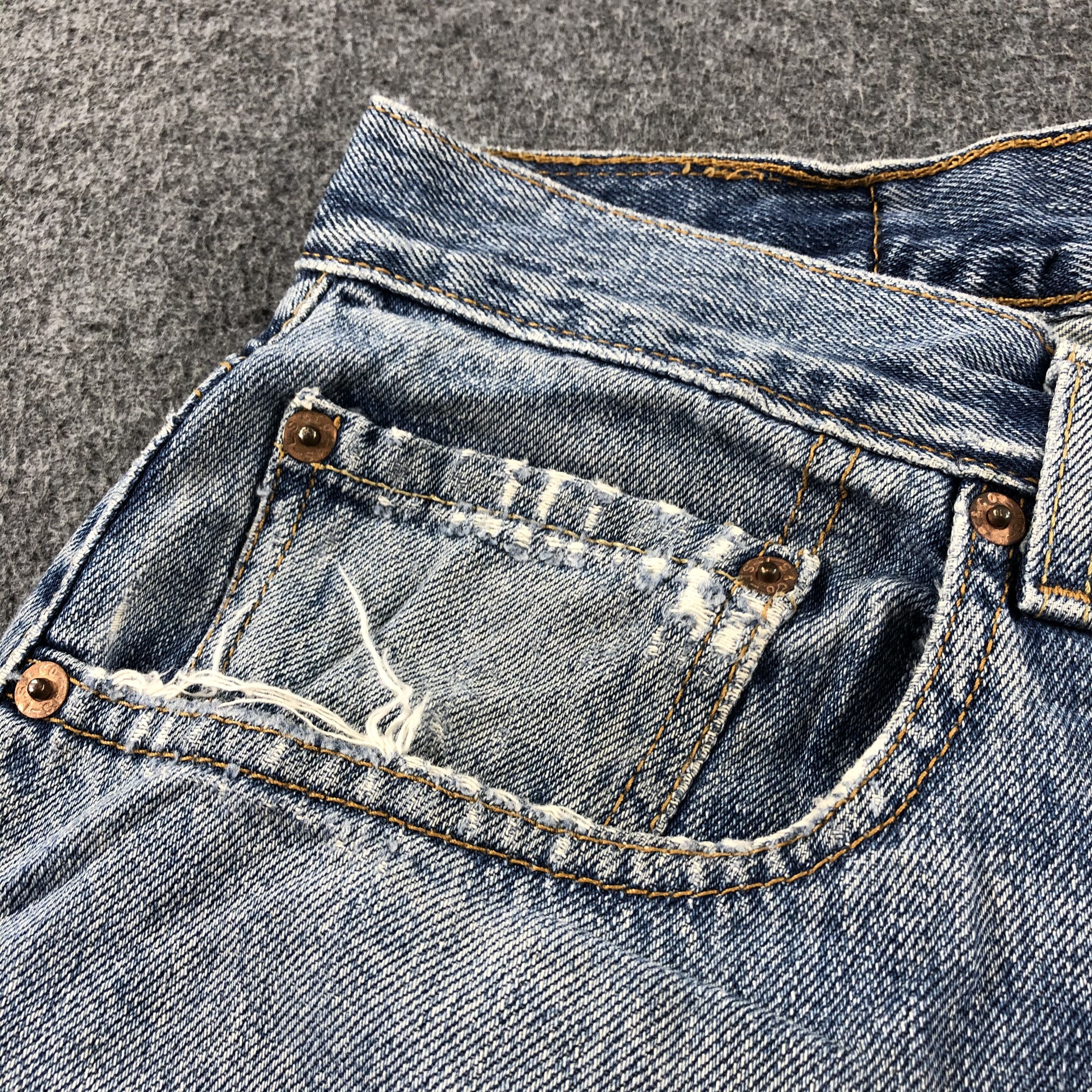 Levi's Vintage Blue Wash Levis 569 Jeans-J2470 Size US 35 - 10 Thumbnail