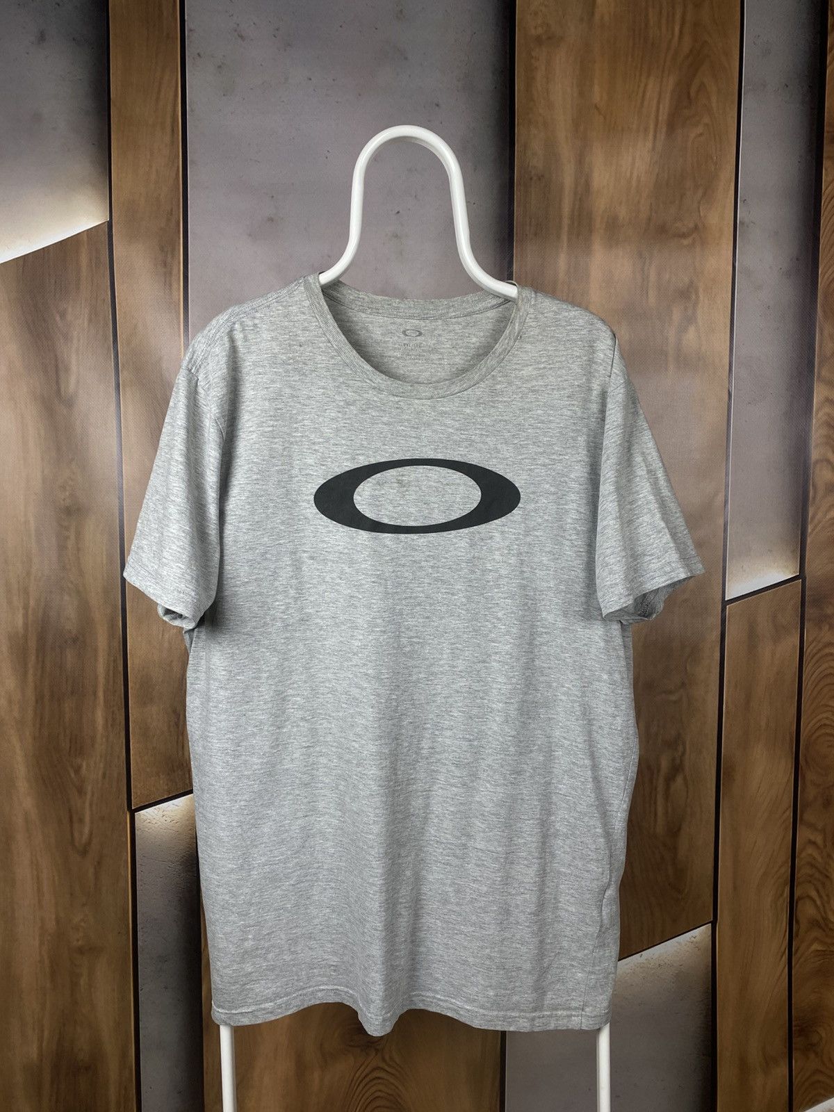 Oakley 🔘Vintage T-Shirt Slim Fit Oakley Big Central Logo Tee🔘 Size US XXL / EU 58 / 5 - 1 Thumbnail