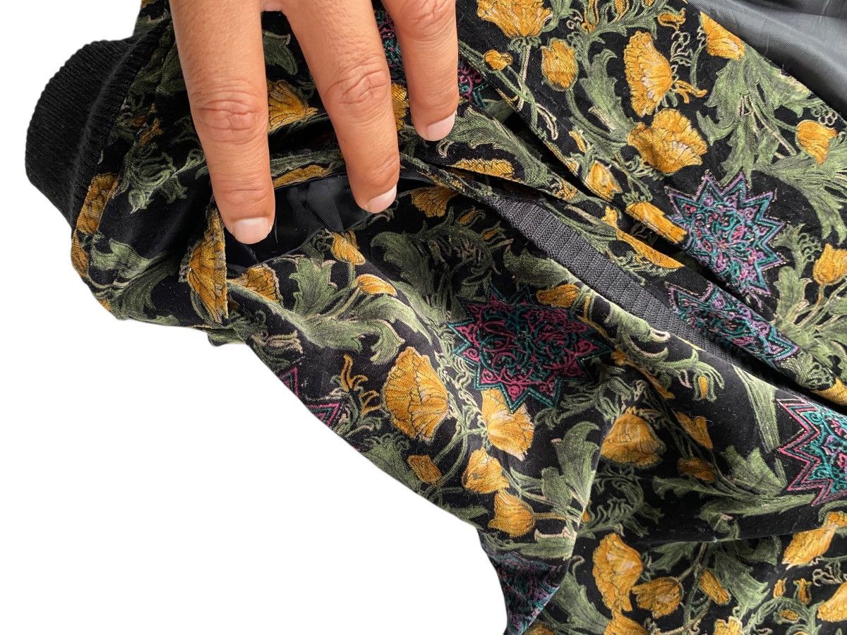 Japanese Brand × Vintage Vtg Velvet Full Printed Flower Japanese Brand Size US M / EU 48-50 / 2 - 8 Thumbnail