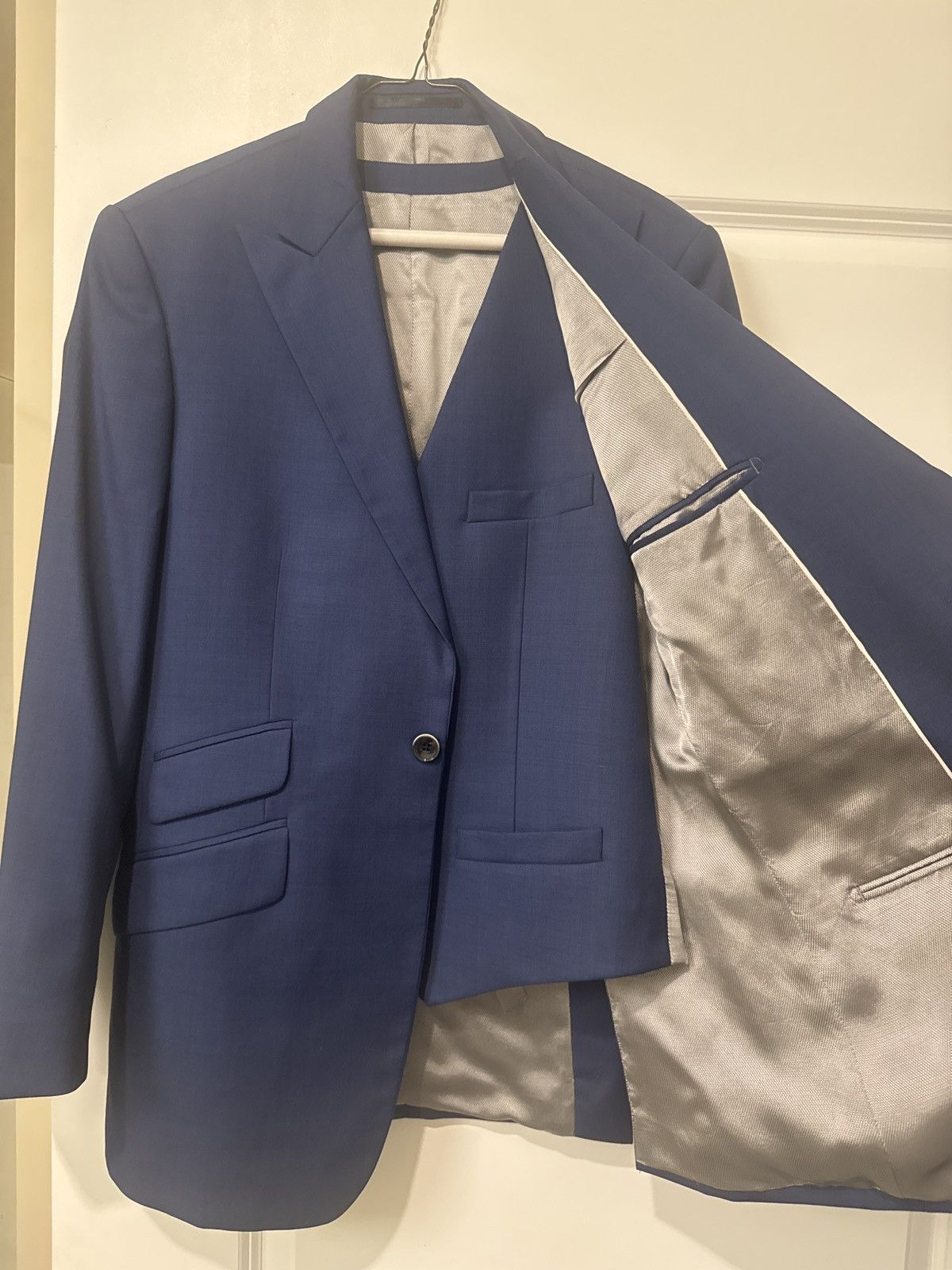 Reiss Reiss three piece suit MTM. Jacket 36r pants 30w Size 36R - 2 Thumbnail